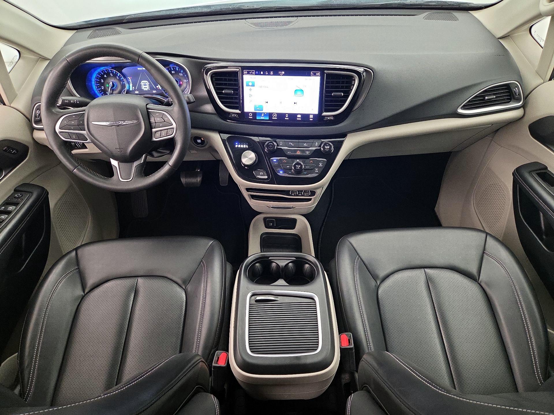 Thumbnail: 2023 Chrysler Pacifica - 9