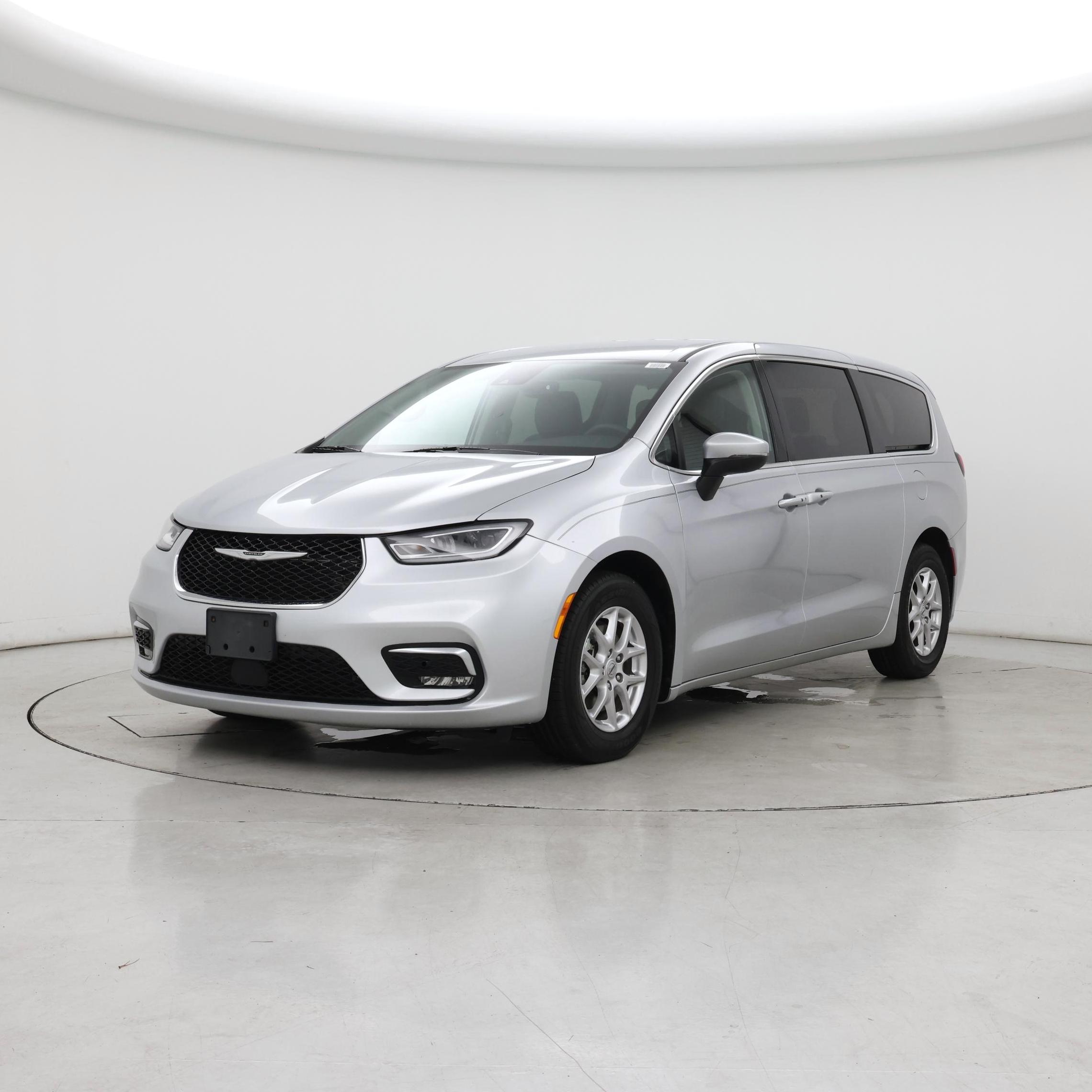 Thumbnail: 2023 Chrysler Pacifica - 4