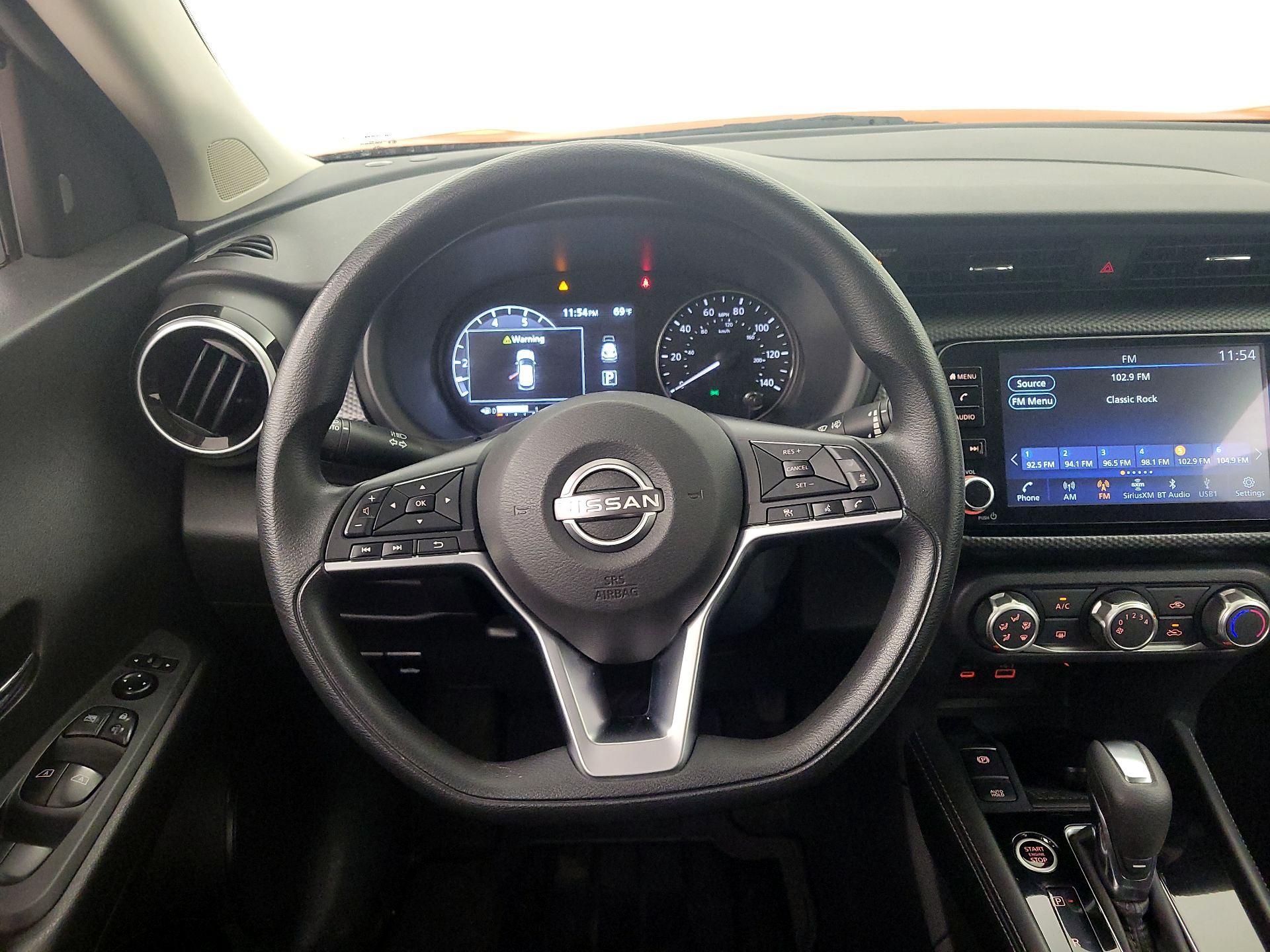 Thumbnail: 2023 Nissan Kicks - 10