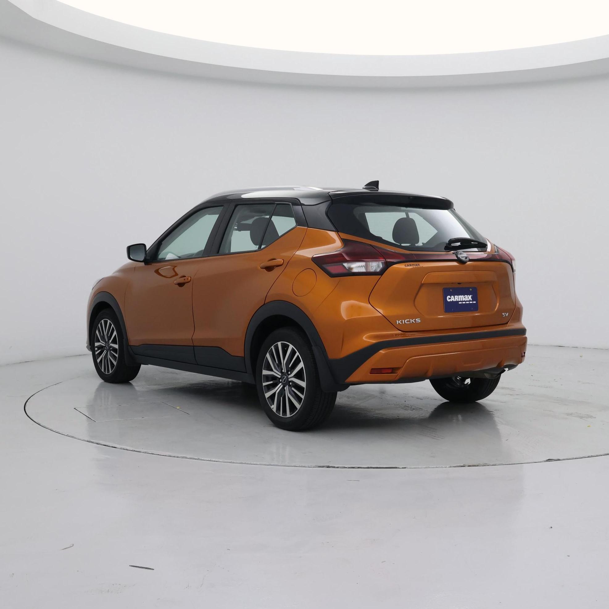 Thumbnail: 2023 Nissan Kicks - 2