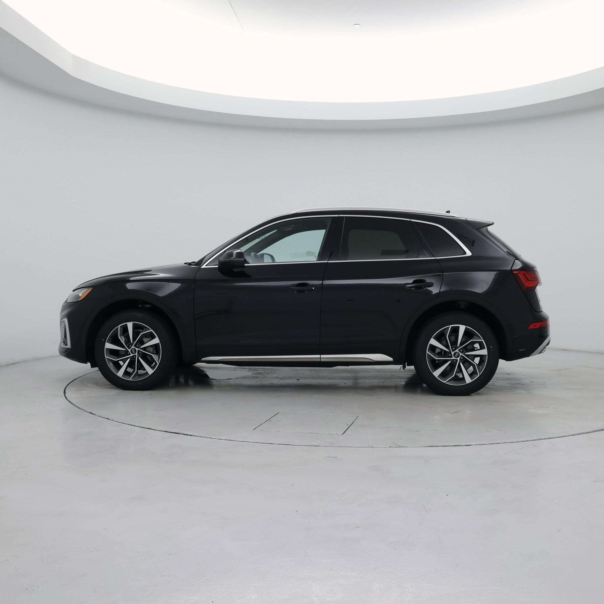 Thumbnail: 2023 Audi Q5 - 3