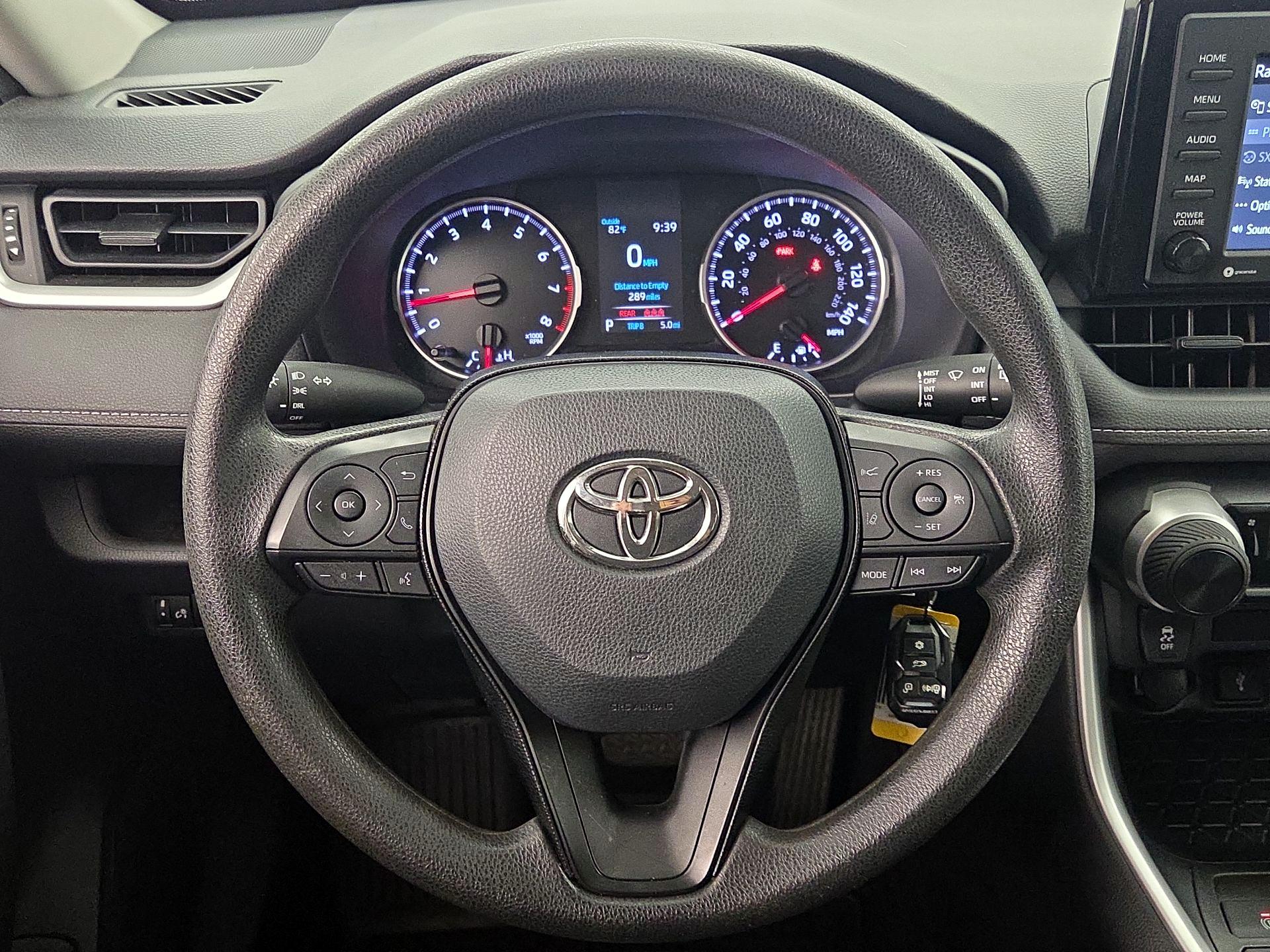 Thumbnail: 2020 Toyota RAV4 - 10