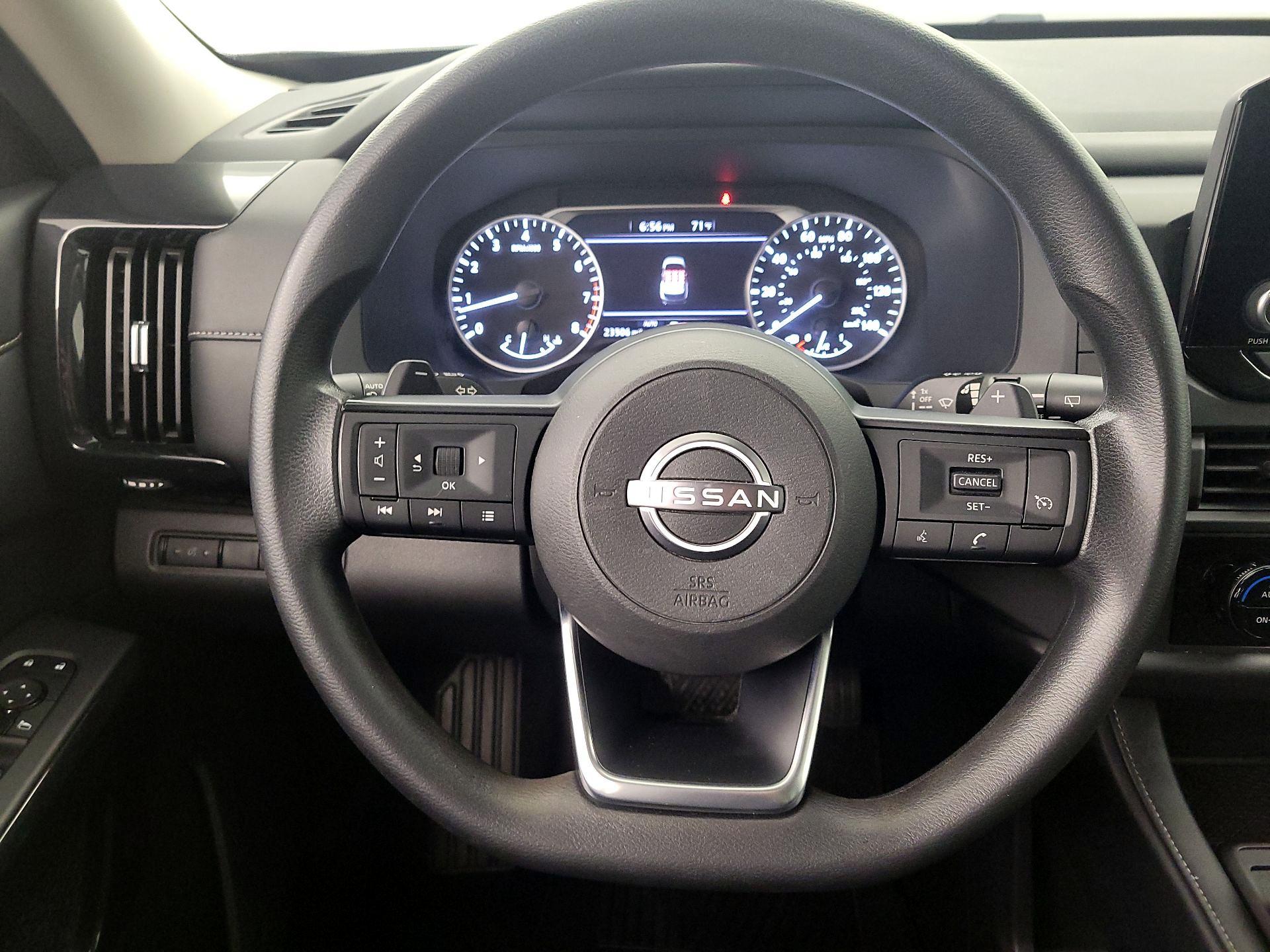 Thumbnail: 2023 Nissan Pathfinder - 10
