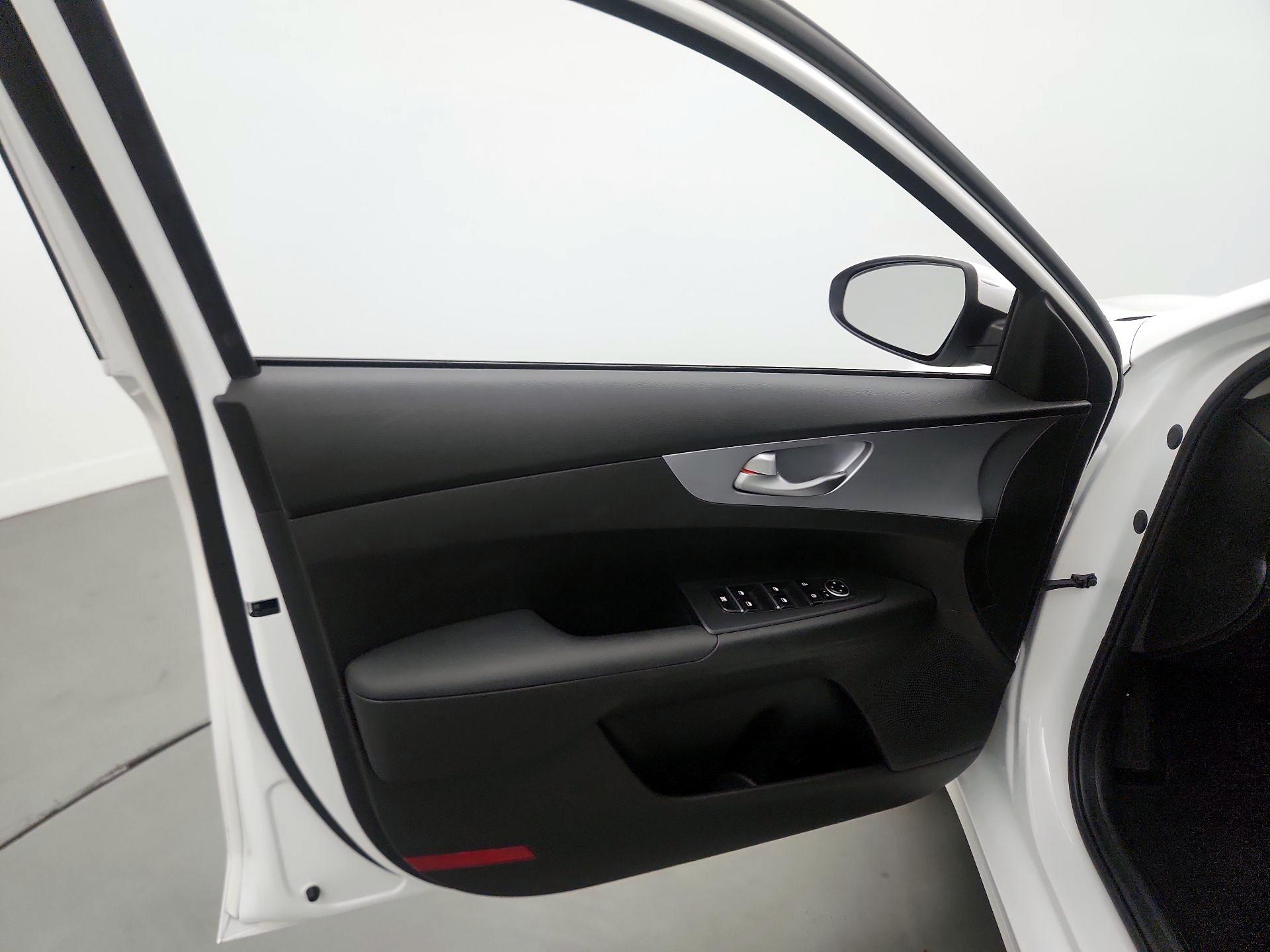 Thumbnail: 2023 Kia Forte - 12