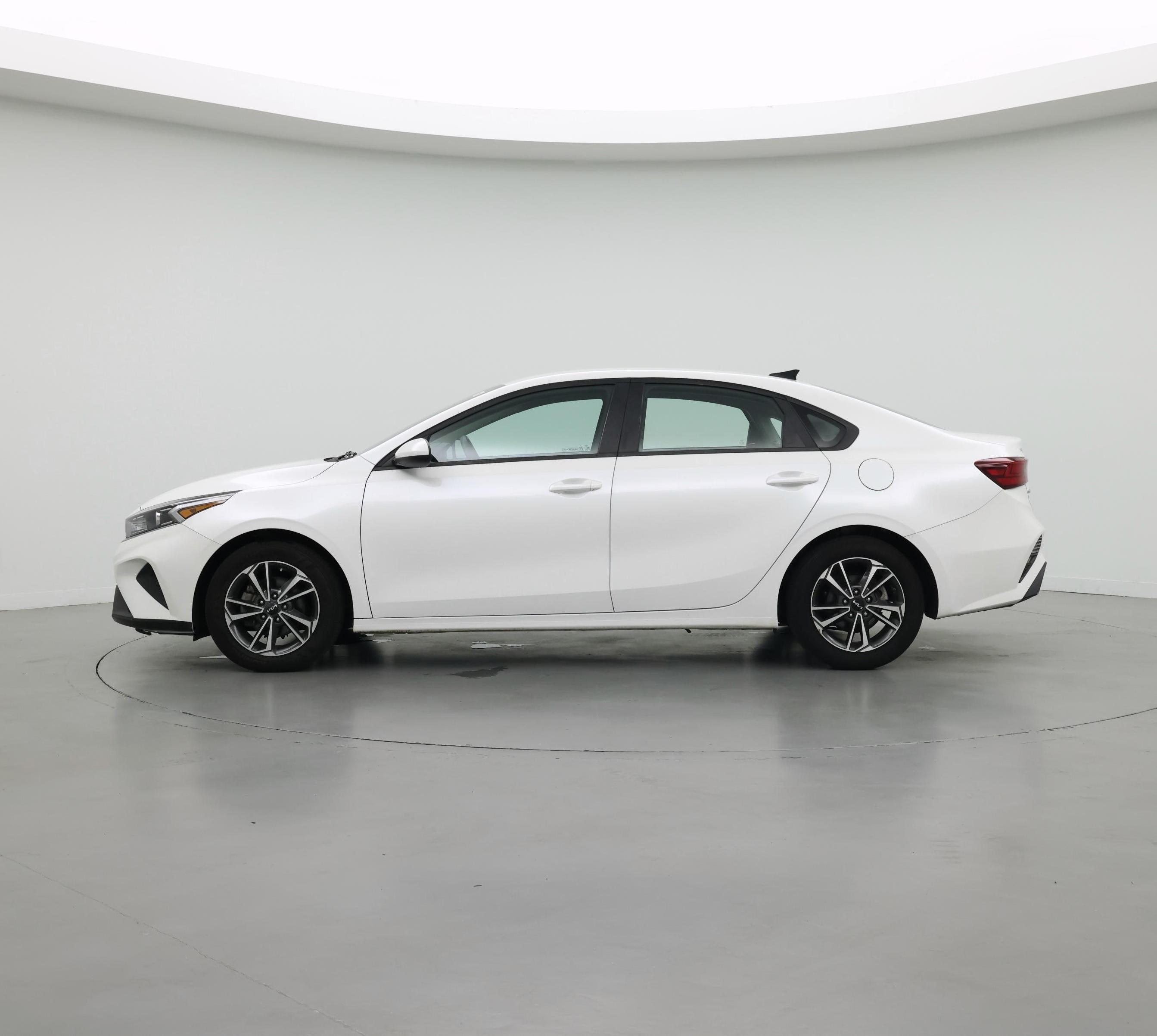 Thumbnail: 2023 Kia Forte - 3