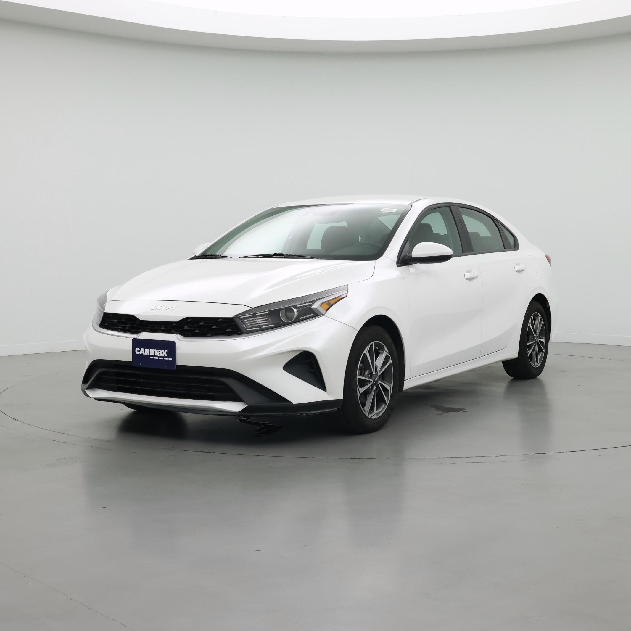 Thumbnail: 2023 Kia Forte - 4