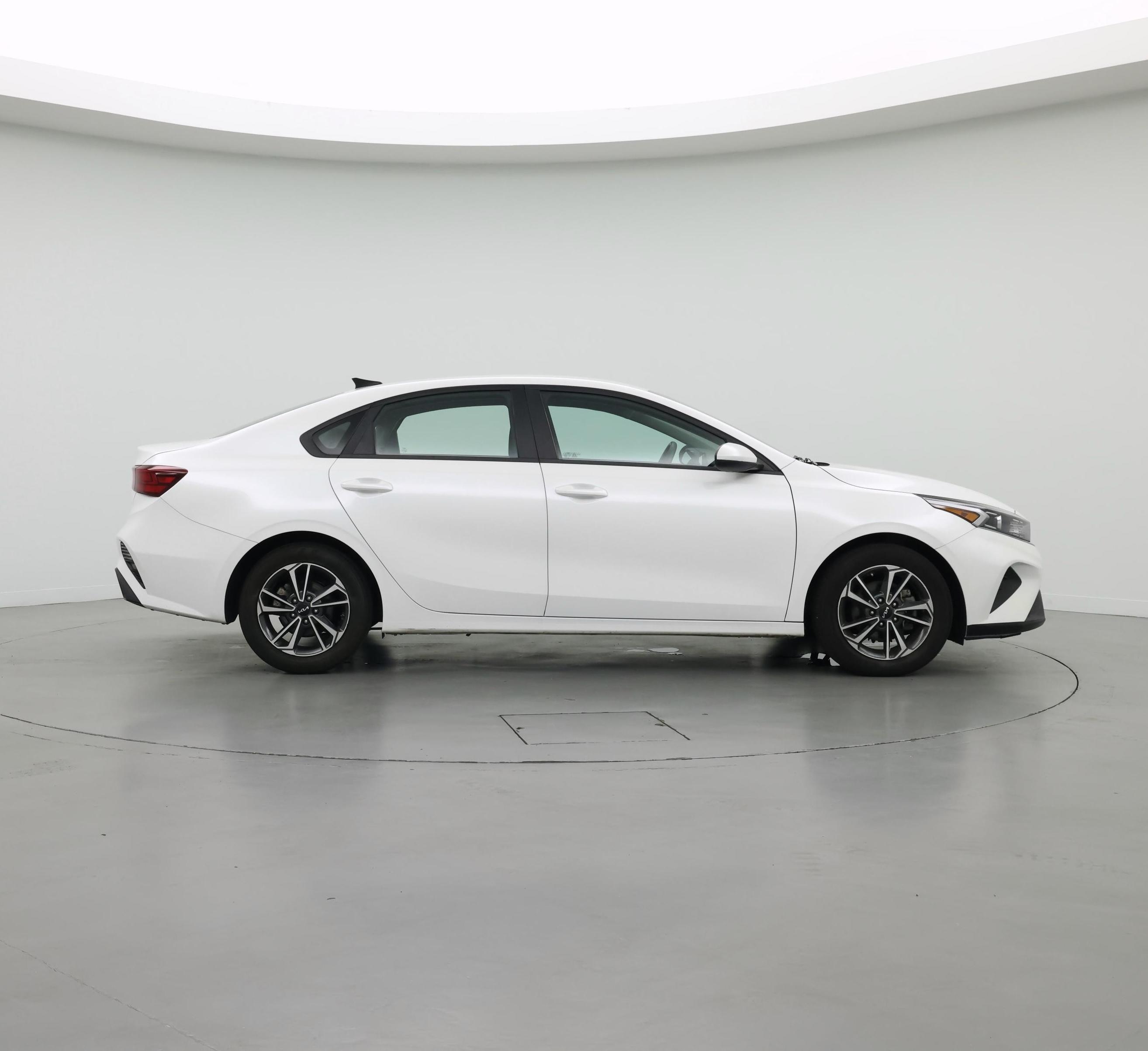Thumbnail: 2023 Kia Forte - 7
