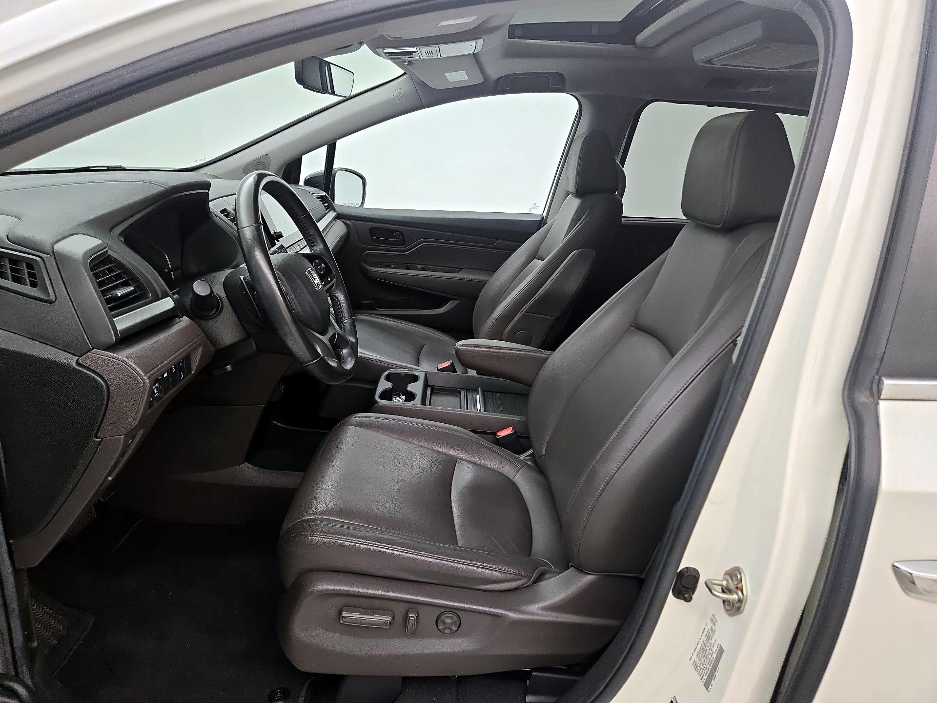Thumbnail: 2019 Honda Odyssey - 11