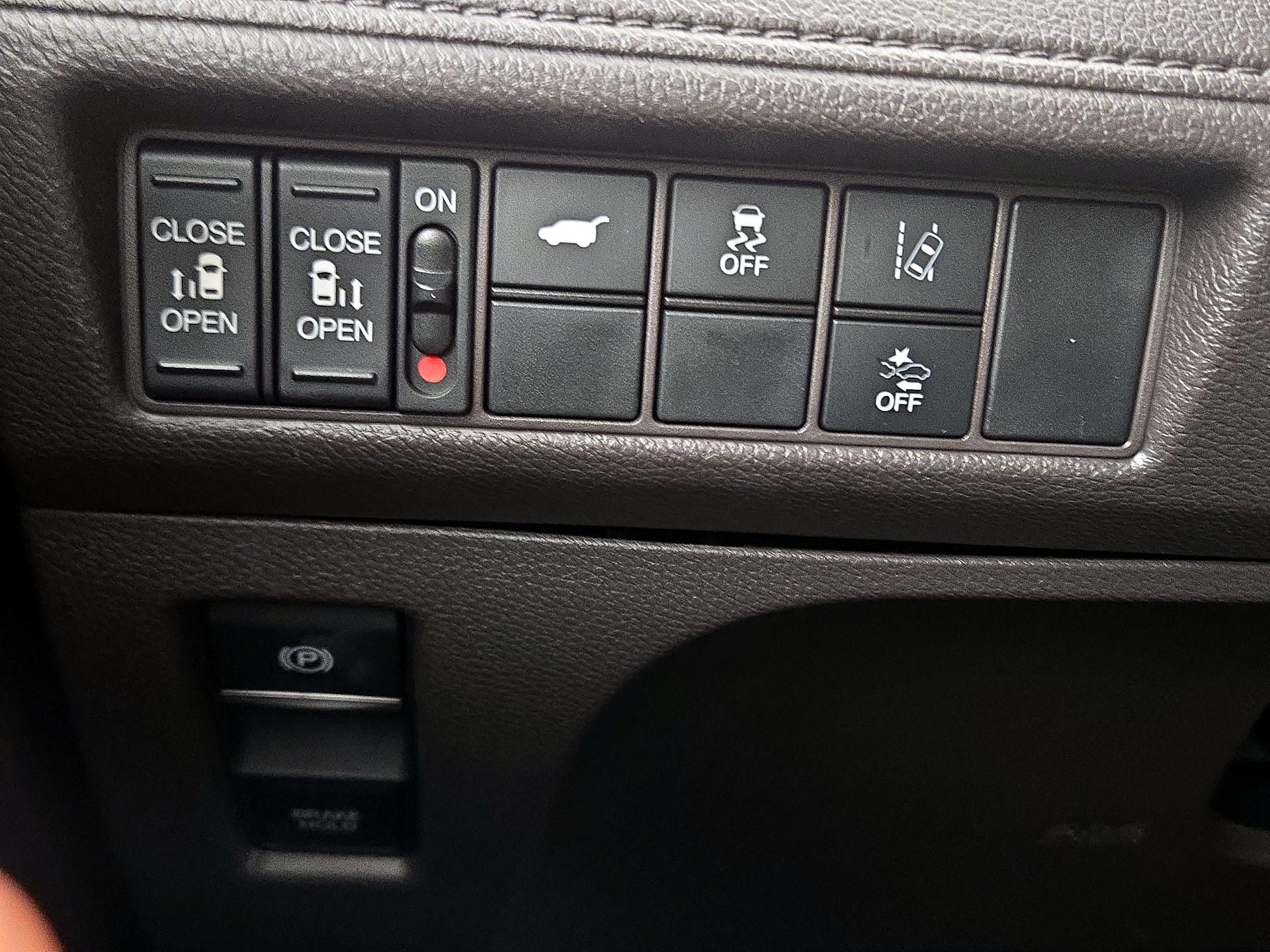 Thumbnail: 2019 Honda Odyssey - 13