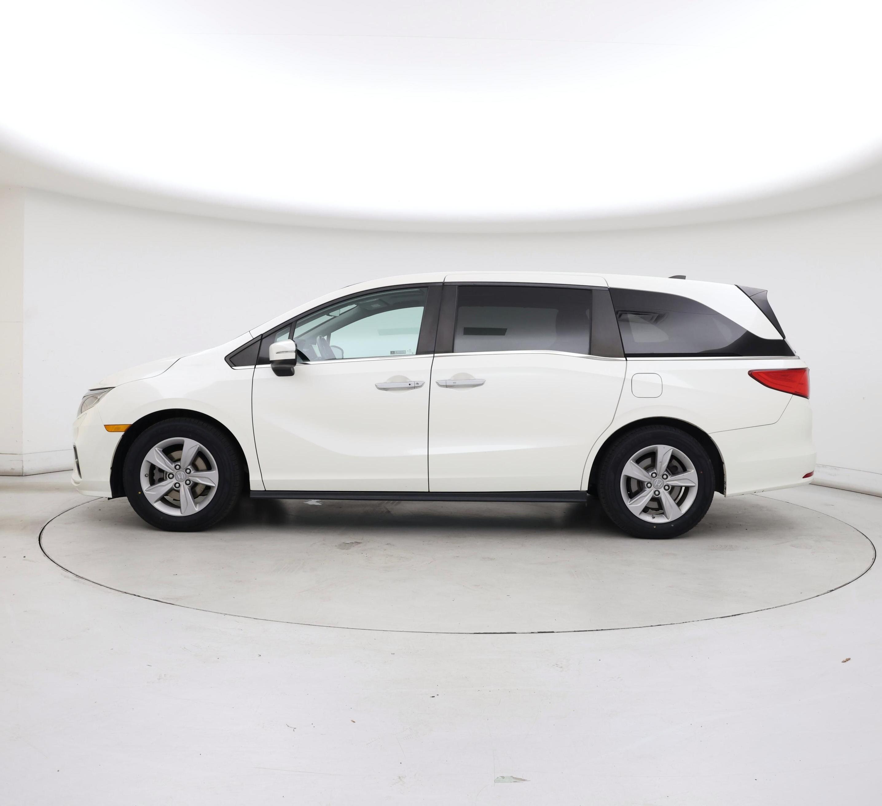 Thumbnail: 2019 Honda Odyssey - 3