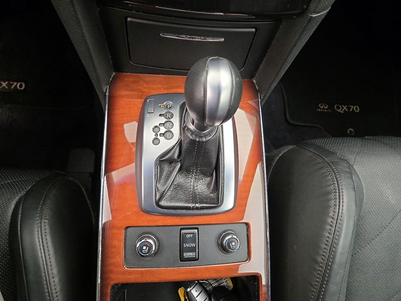 2015 INFINITI QX70 Base - Photo 19