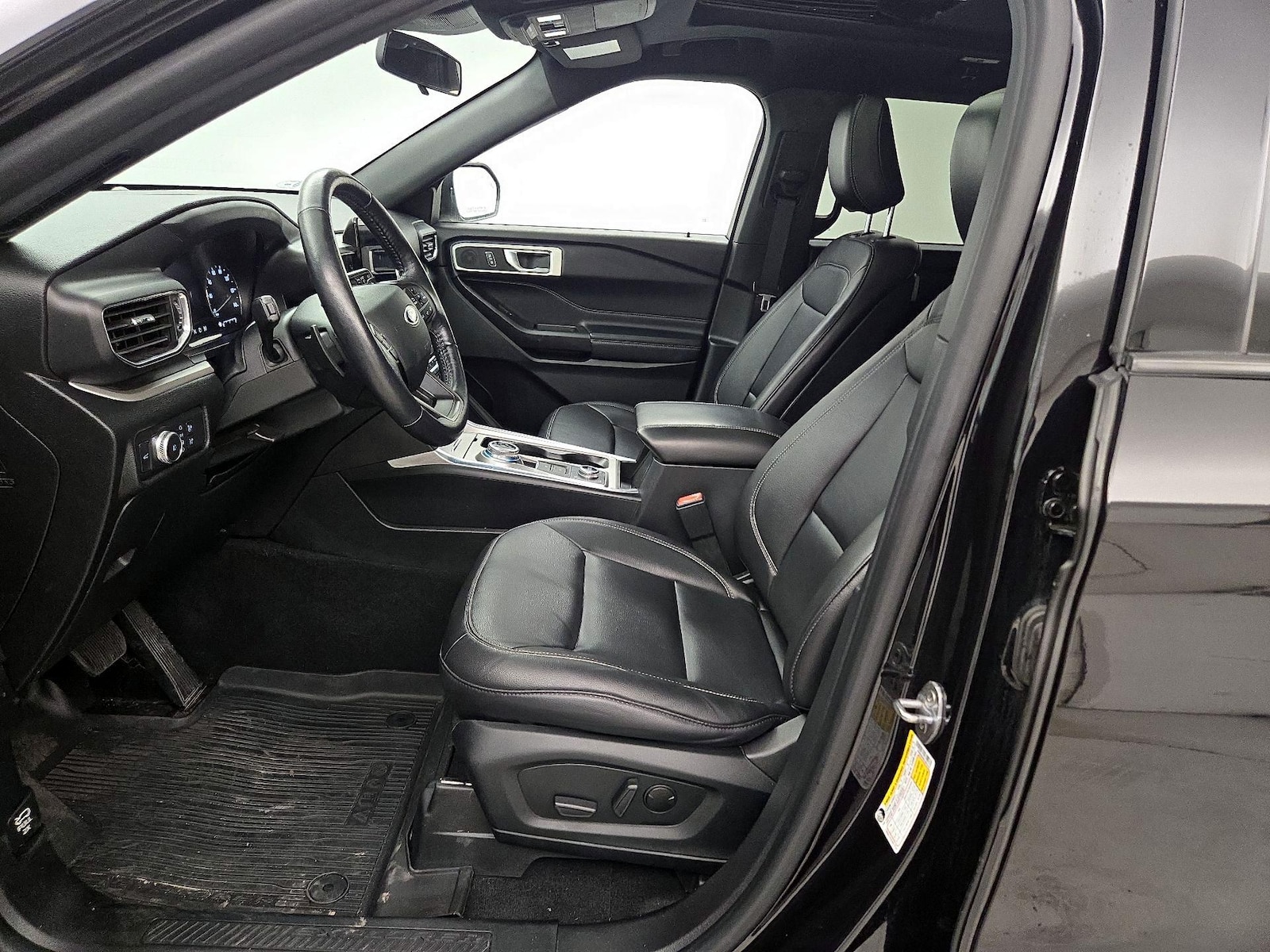 2020 Ford Explorer XLT - Photo 12