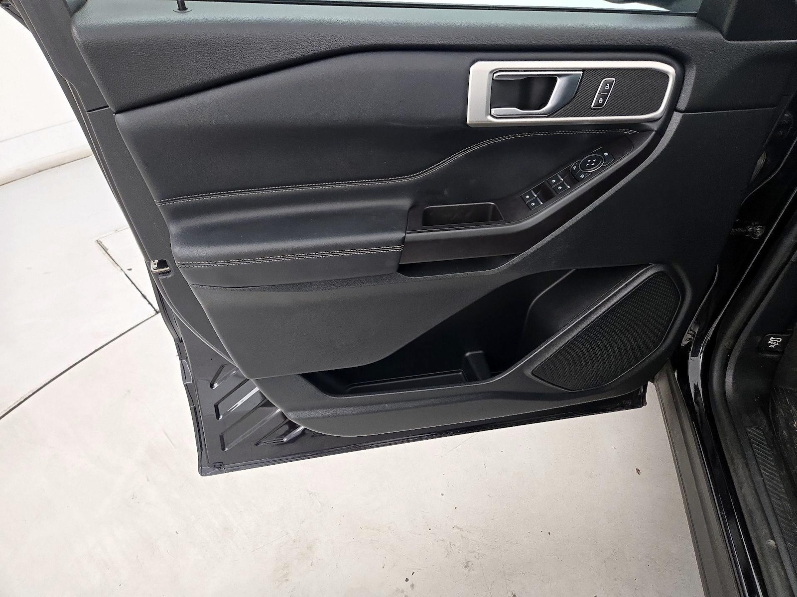 2020 Ford Explorer XLT - Photo 13