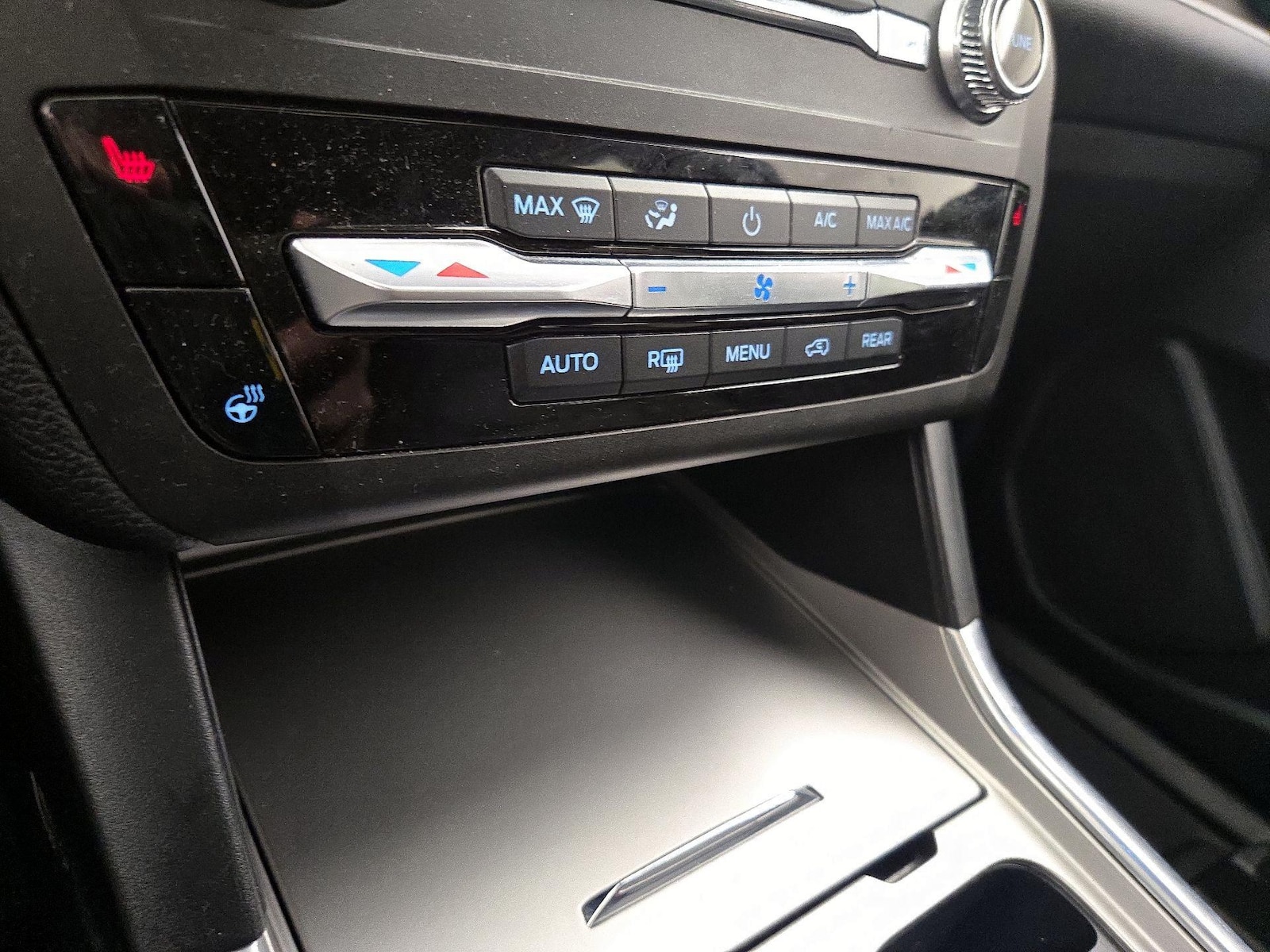 2020 Ford Explorer XLT - Photo 18