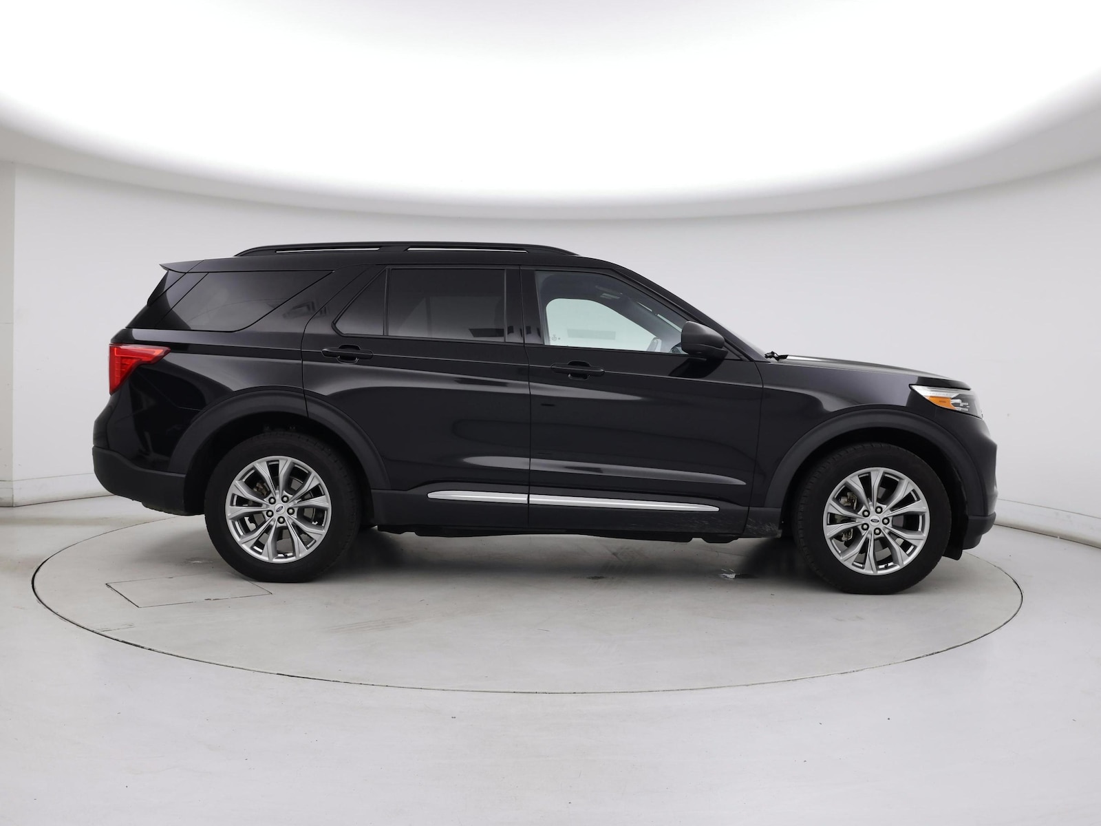 2020 Ford Explorer XLT - Photo 8