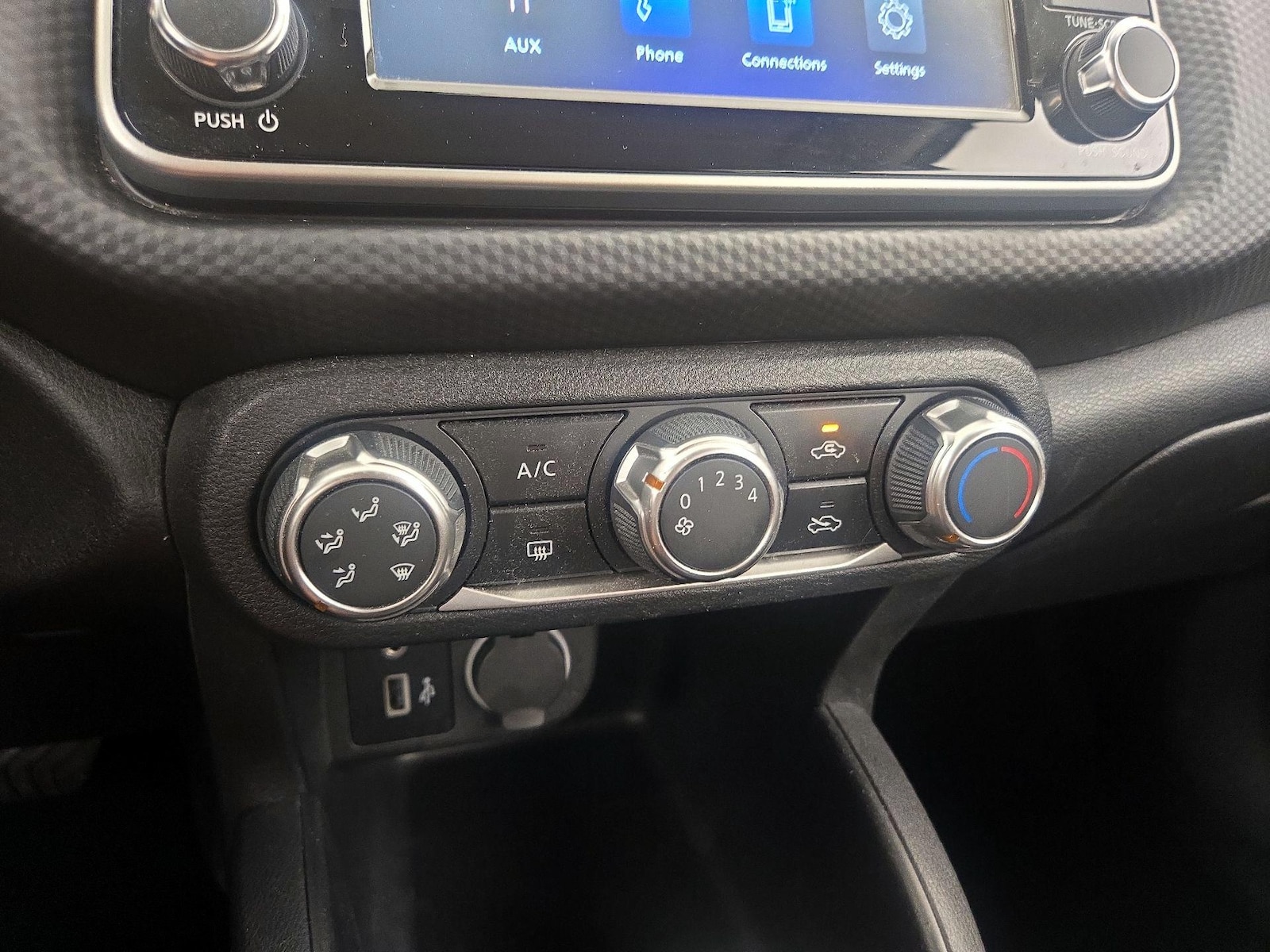2024 Nissan Kicks S - Photo 17