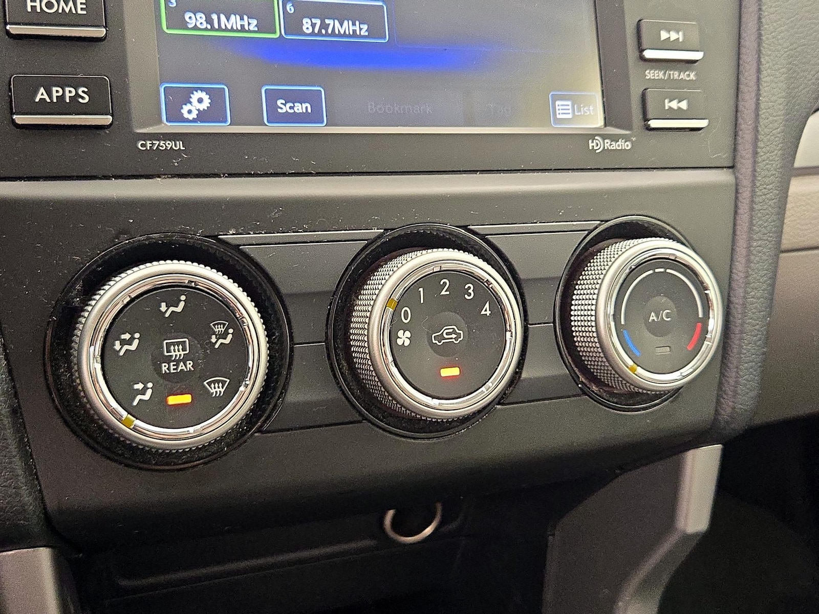2018 Subaru Forester Base - Photo 17