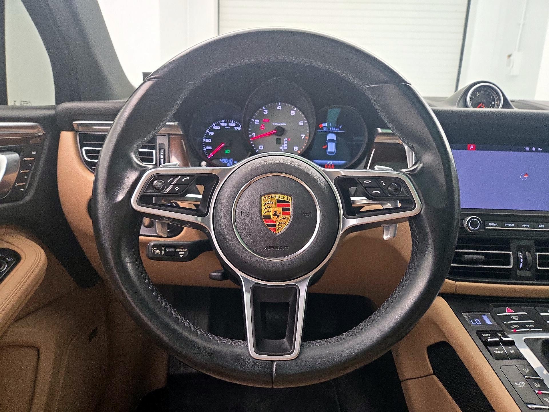 Thumbnail: 2021 Porsche Macan - 10