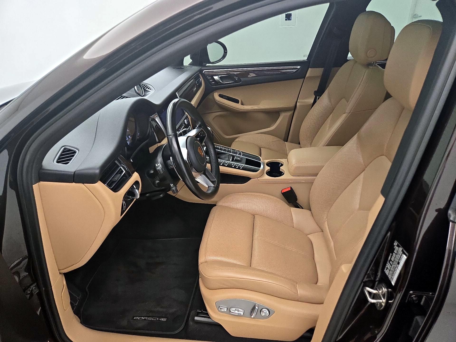 Thumbnail: 2021 Porsche Macan - 11