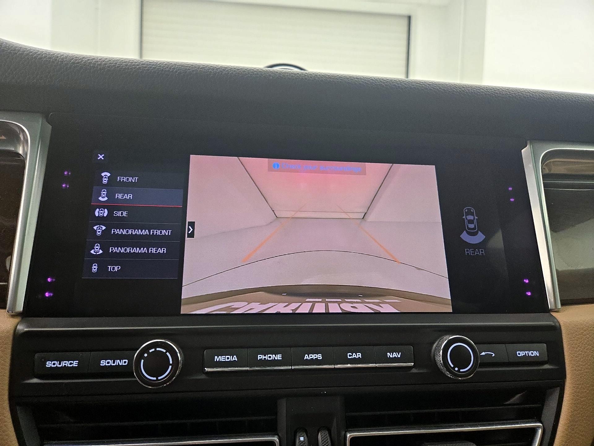 Thumbnail: 2021 Porsche Macan - 15