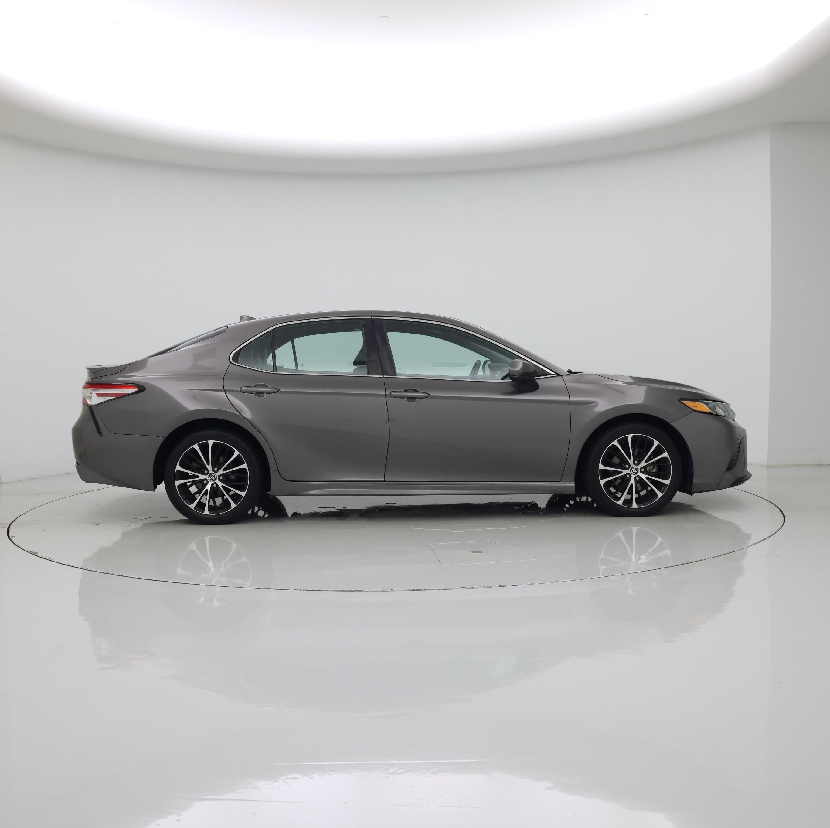 Thumbnail: 2020 Toyota Camry - 7