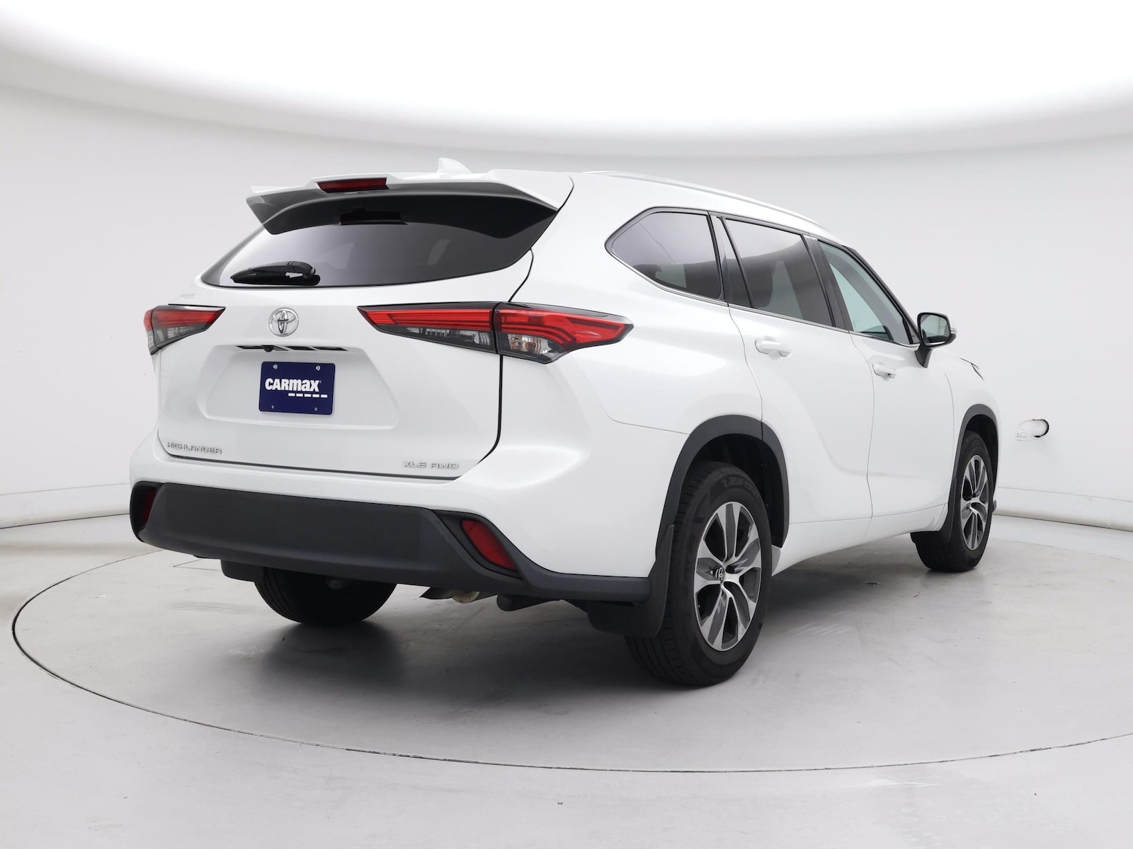 2022 Toyota Highlander XLE - Photo 9