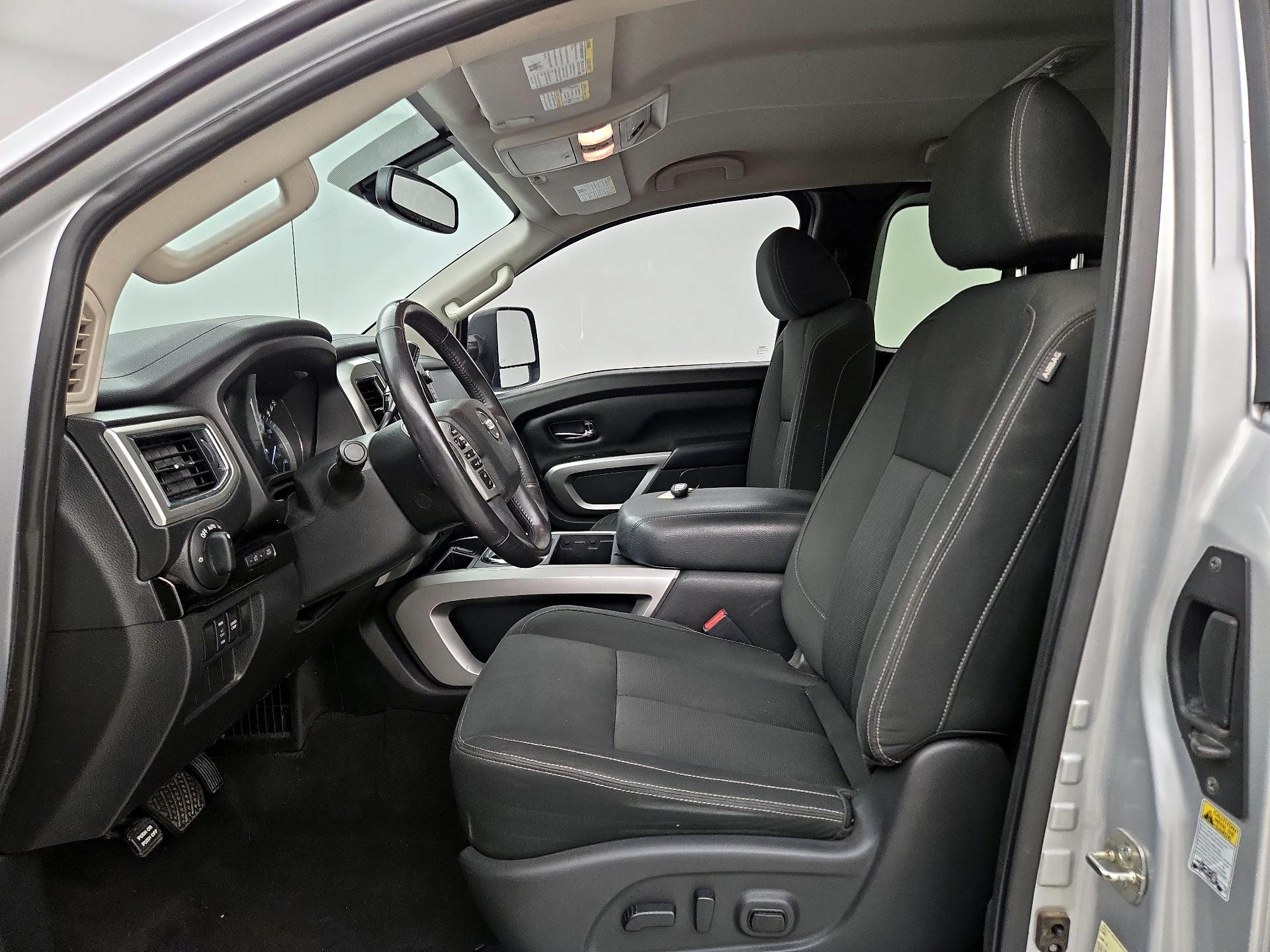 Thumbnail: 2019 Nissan Titan - 11