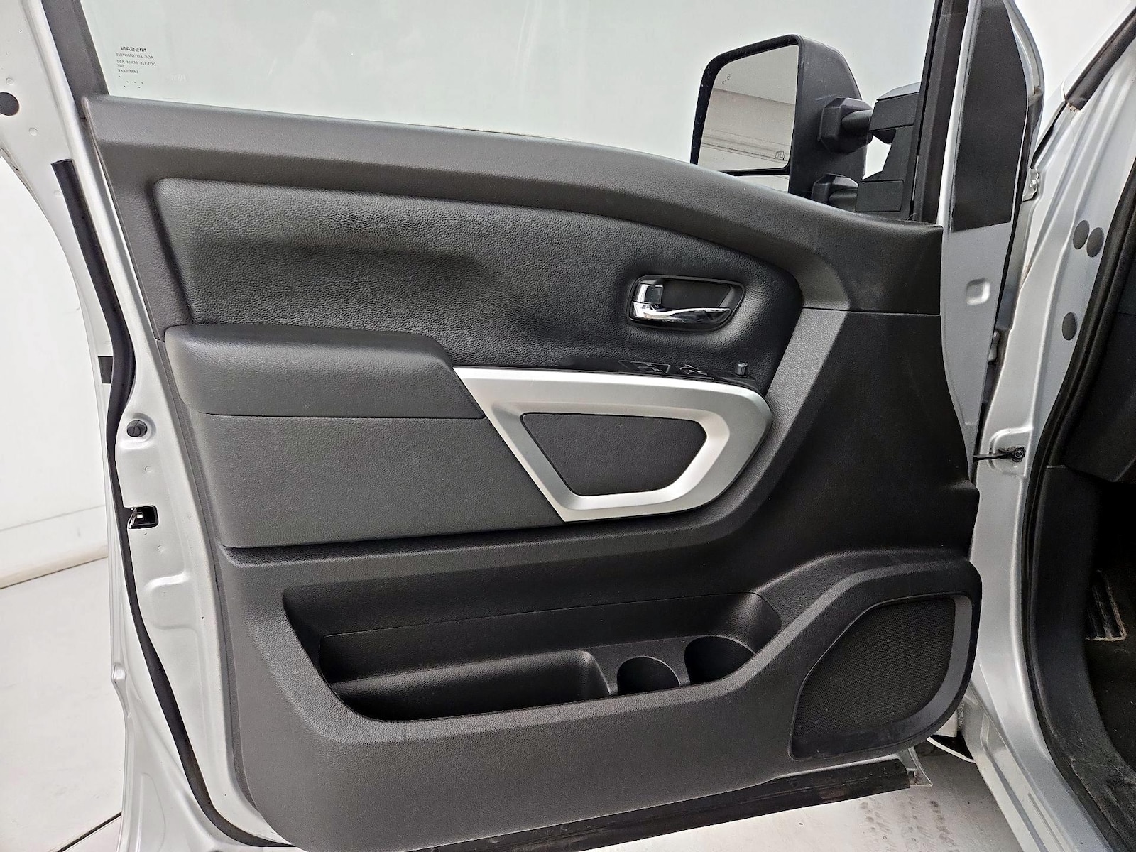 2019 Nissan Titan SV - Photo 13