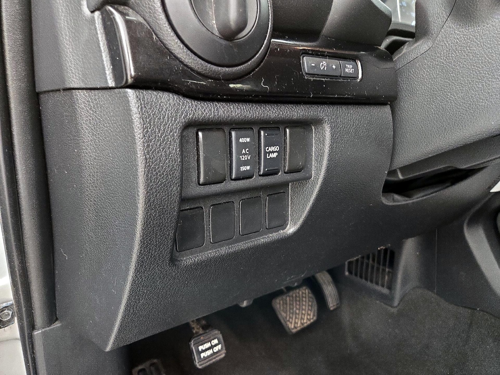 2019 Nissan Titan SV - Photo 14