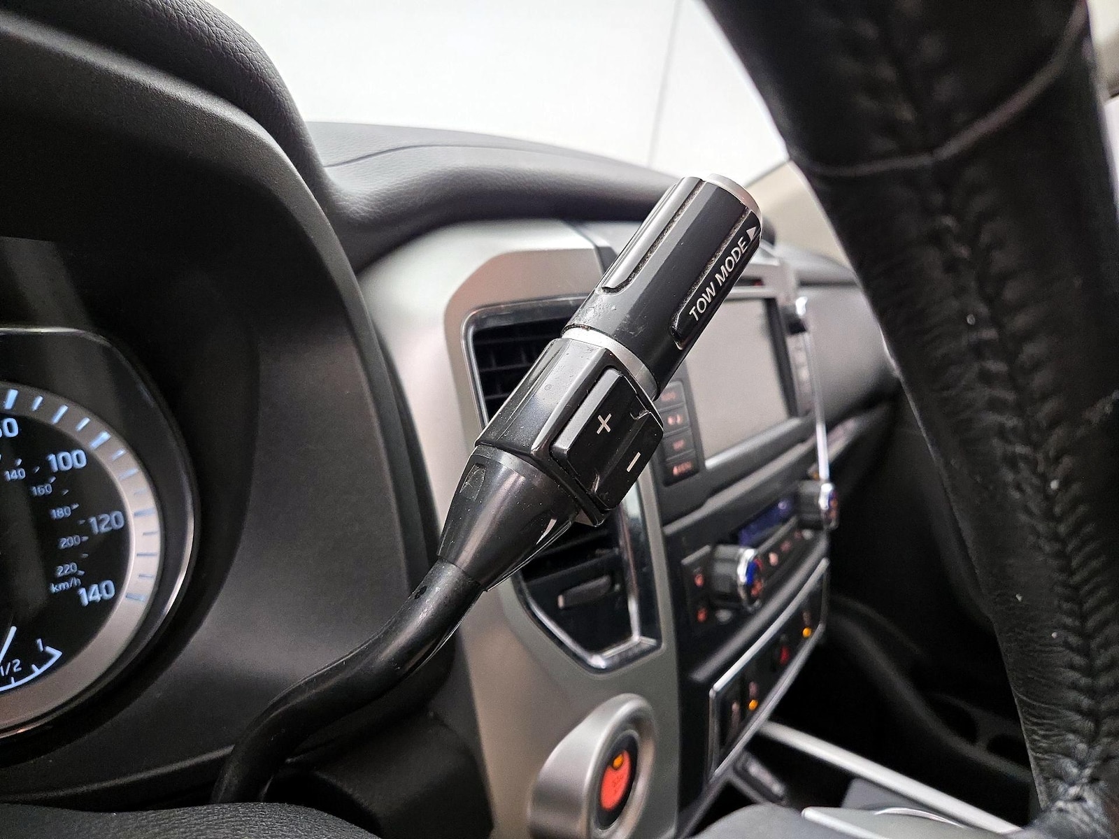 2019 Nissan Titan SV - Photo 19