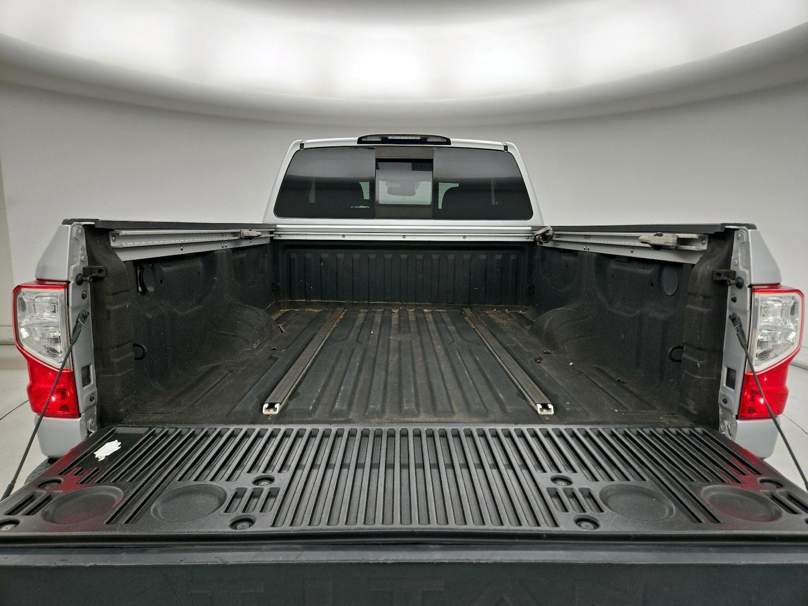 2019 Nissan Titan SV - Photo 22
