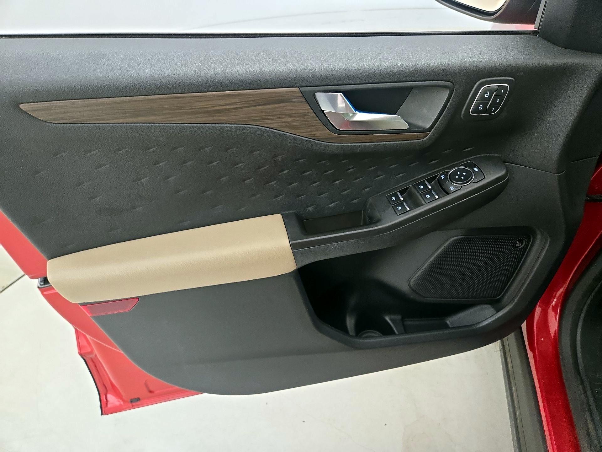 Thumbnail: 2020 Ford Escape - 12