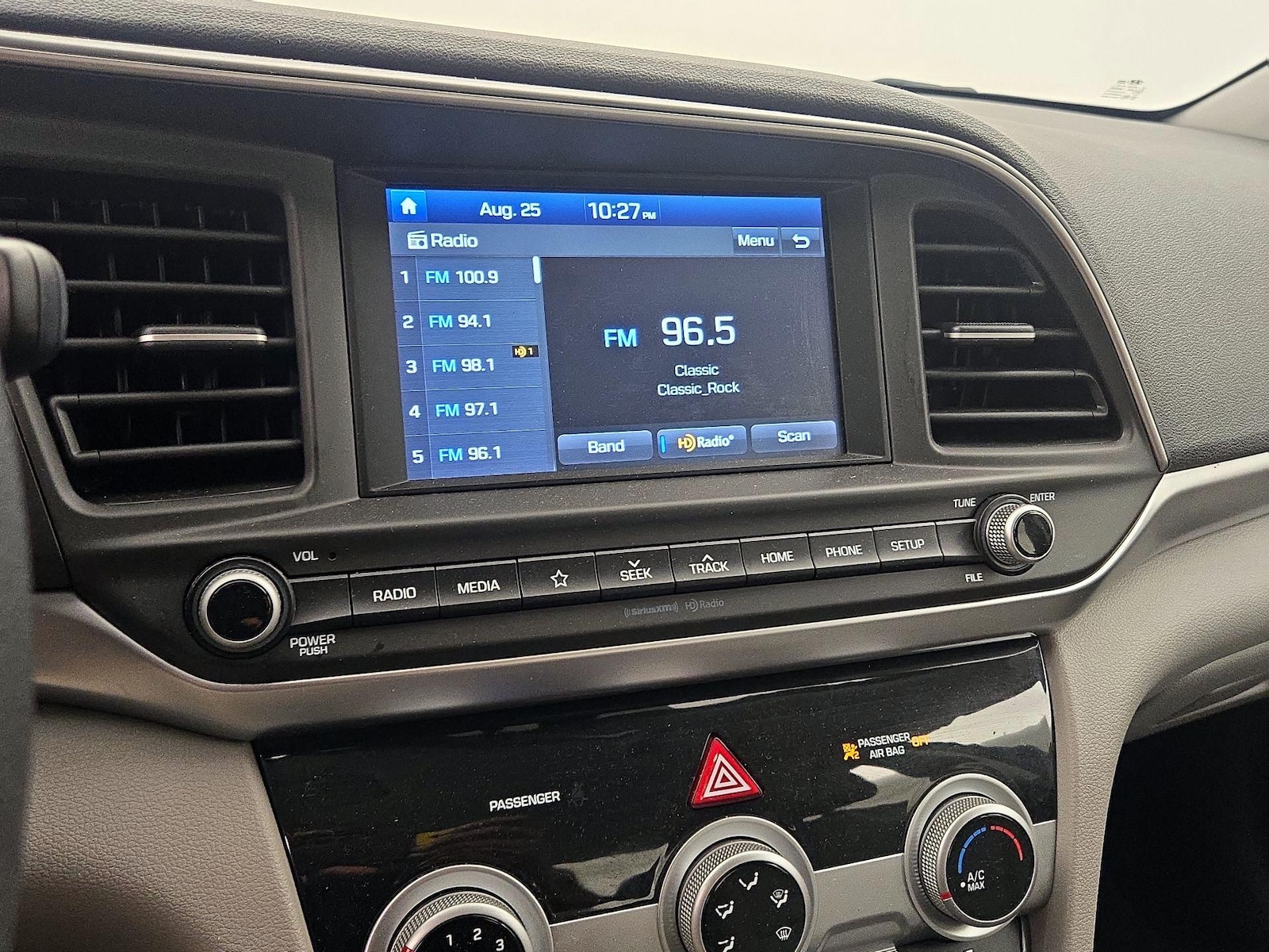 2019 Hyundai Elantra SEL - Photo 16