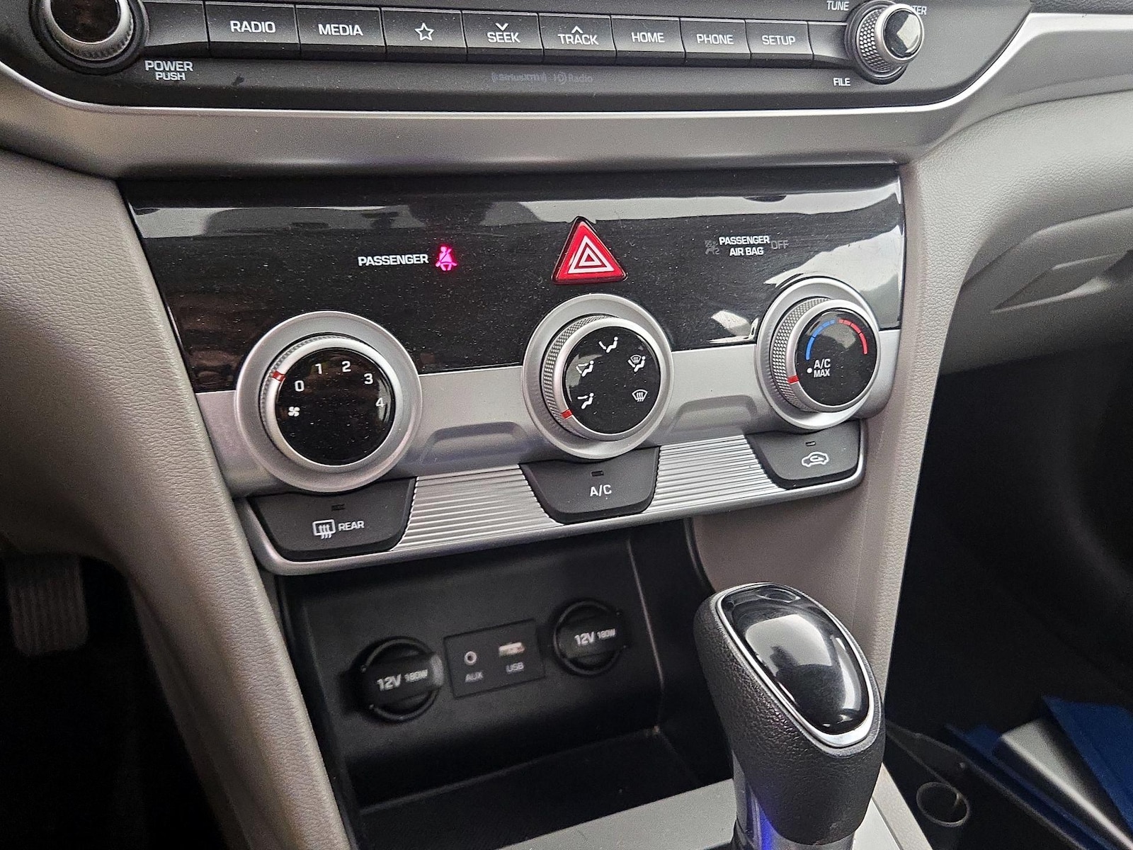 2019 Hyundai Elantra SEL - Photo 17