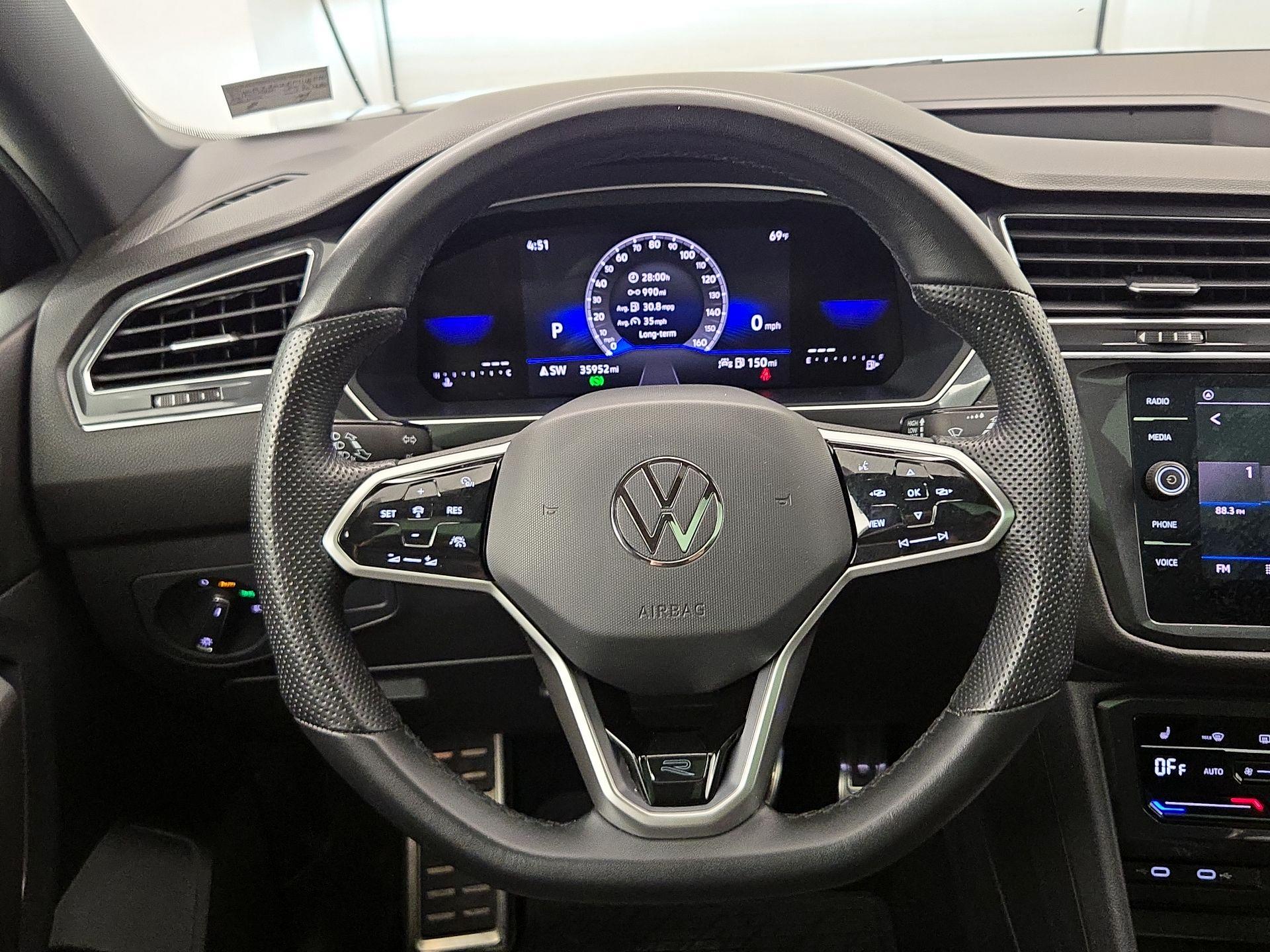 Thumbnail: 2023 Volkswagen Tiguan - 10