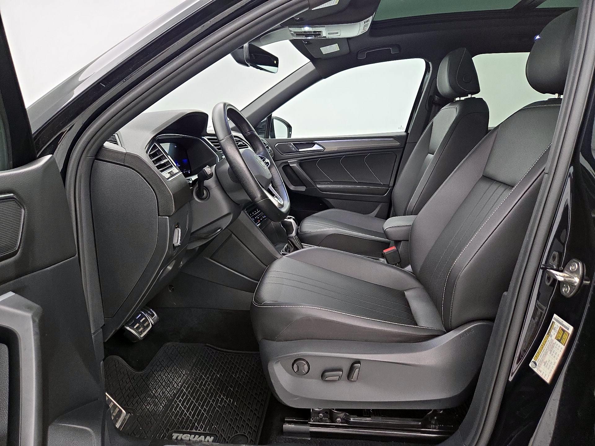 Thumbnail: 2023 Volkswagen Tiguan - 11