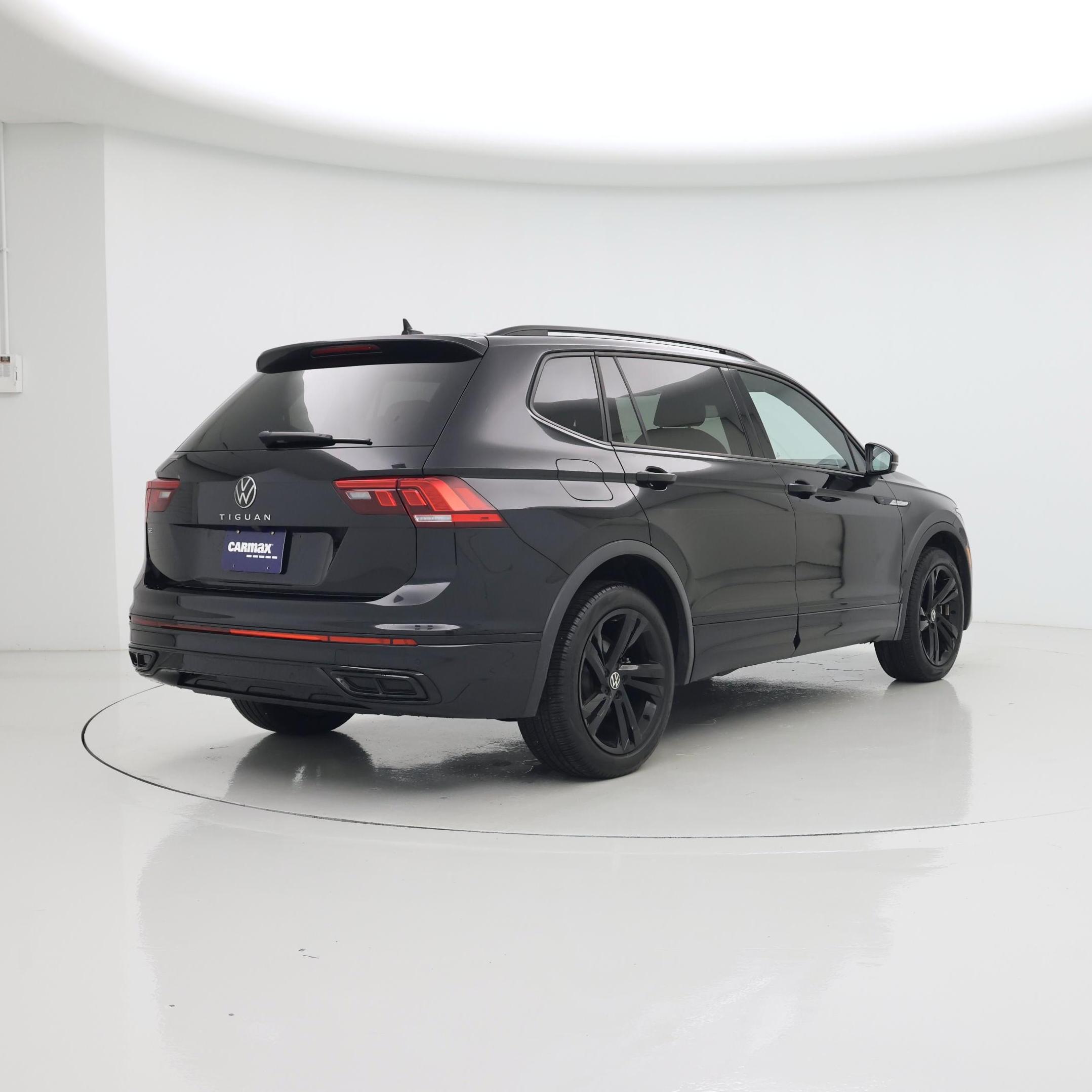 Thumbnail: 2023 Volkswagen Tiguan - 8