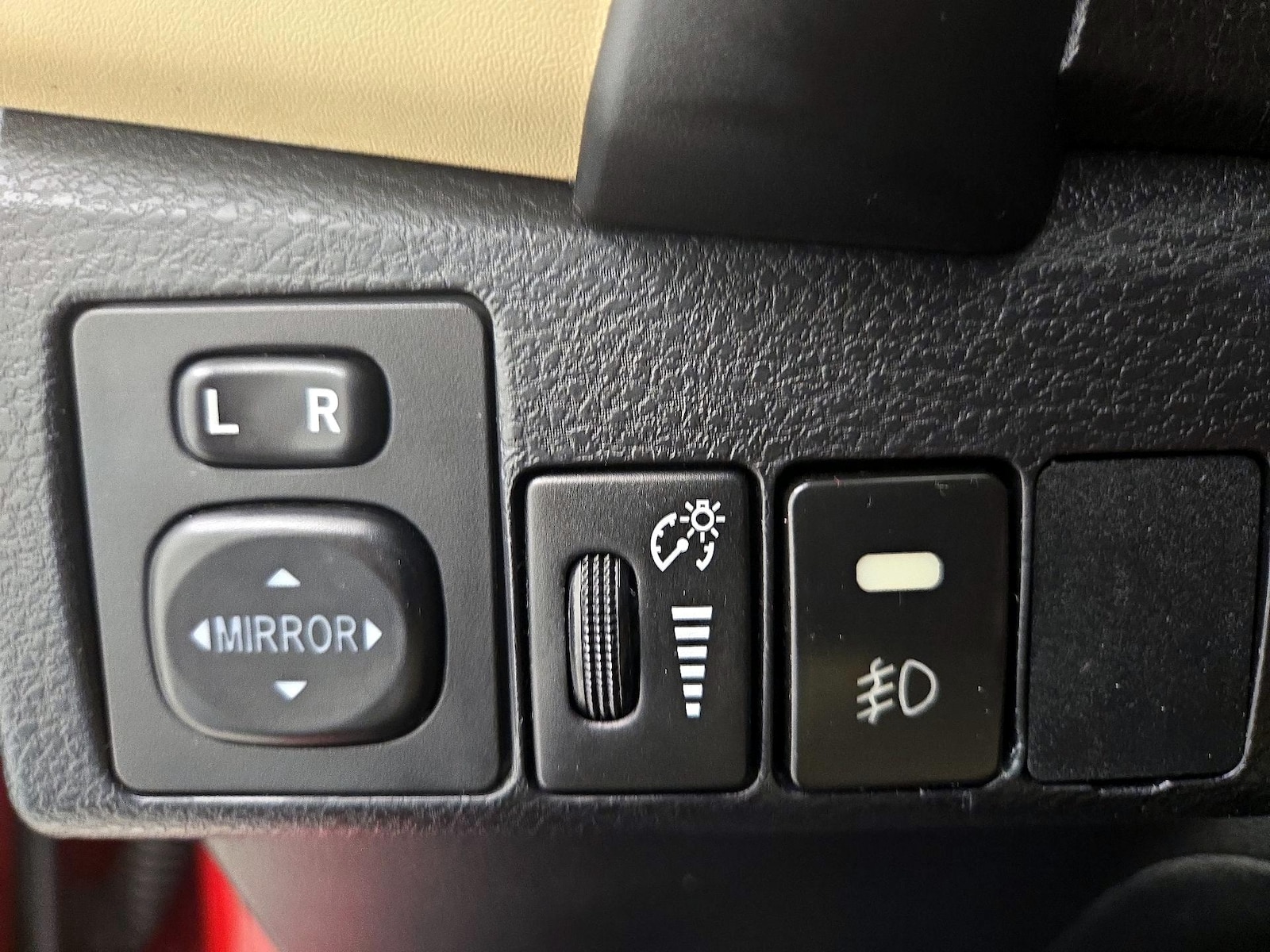 2018 Toyota Corolla LE - Photo 14