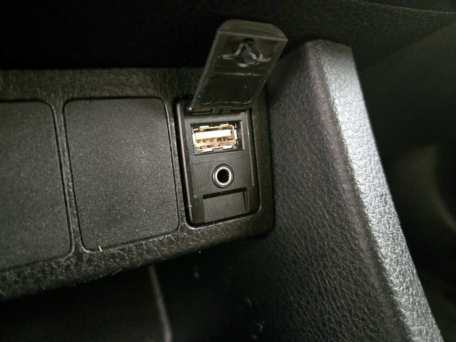 2018 Toyota Corolla LE - Photo 19