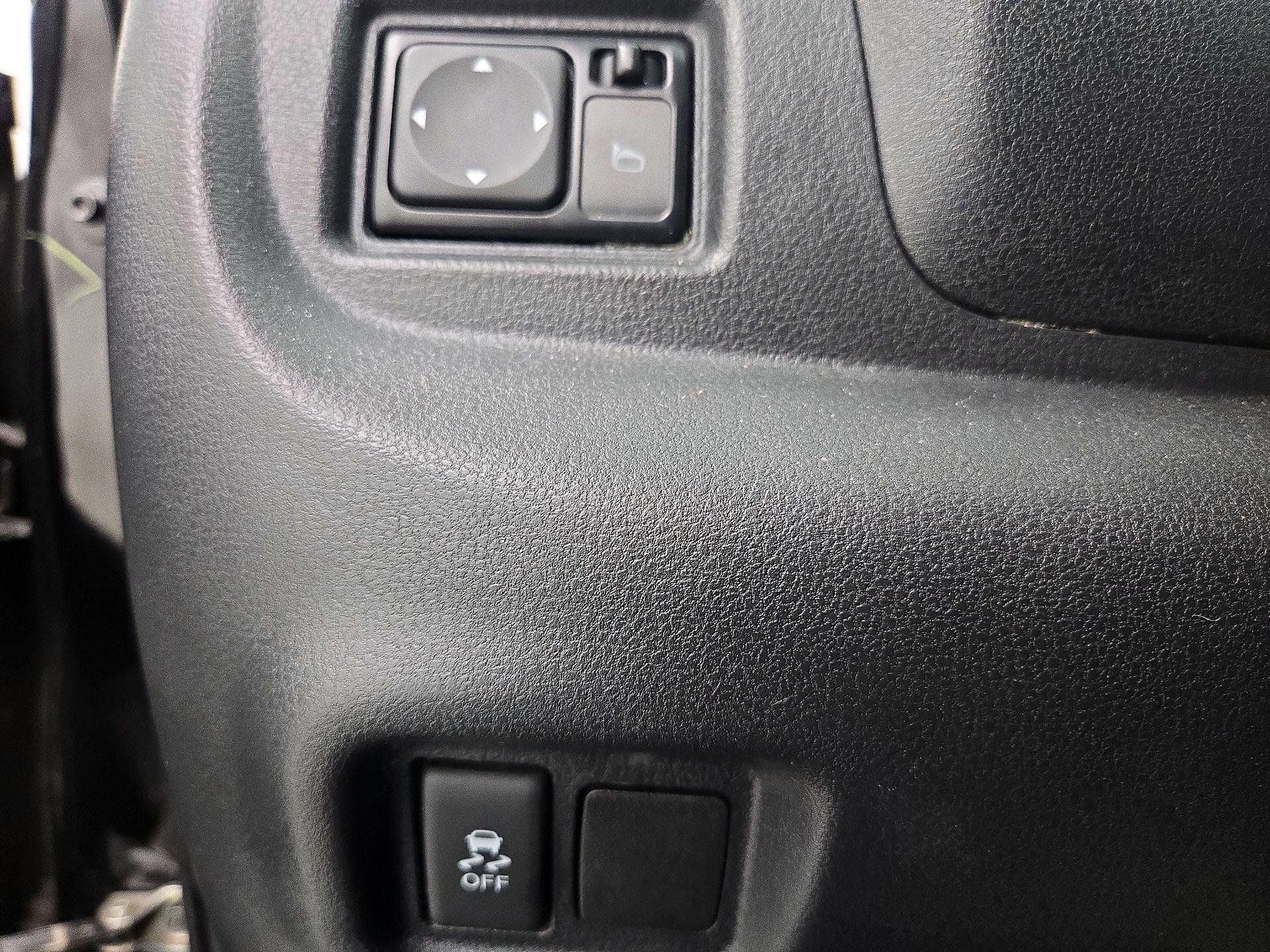 Thumbnail: 2018 Nissan Versa Note - 13