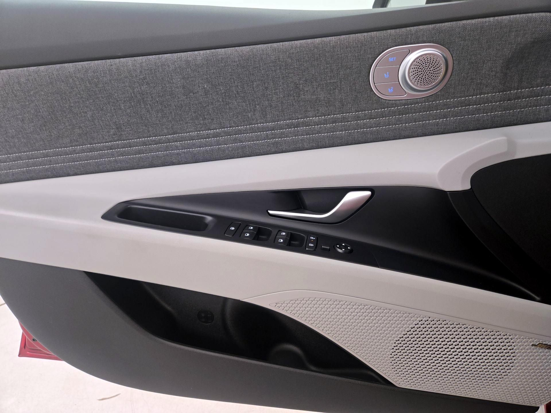Thumbnail: 2024 Hyundai Elantra - 12