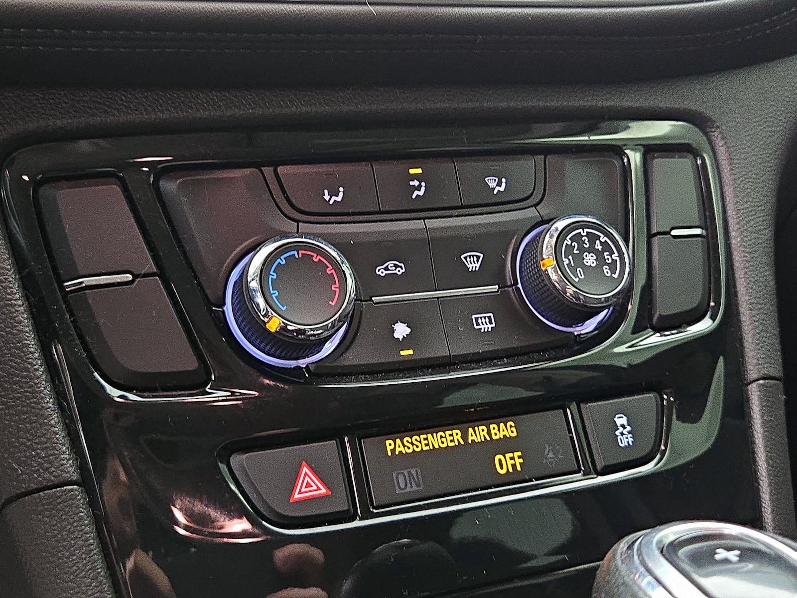 2019 Buick Encore Sport Touring - Photo 17