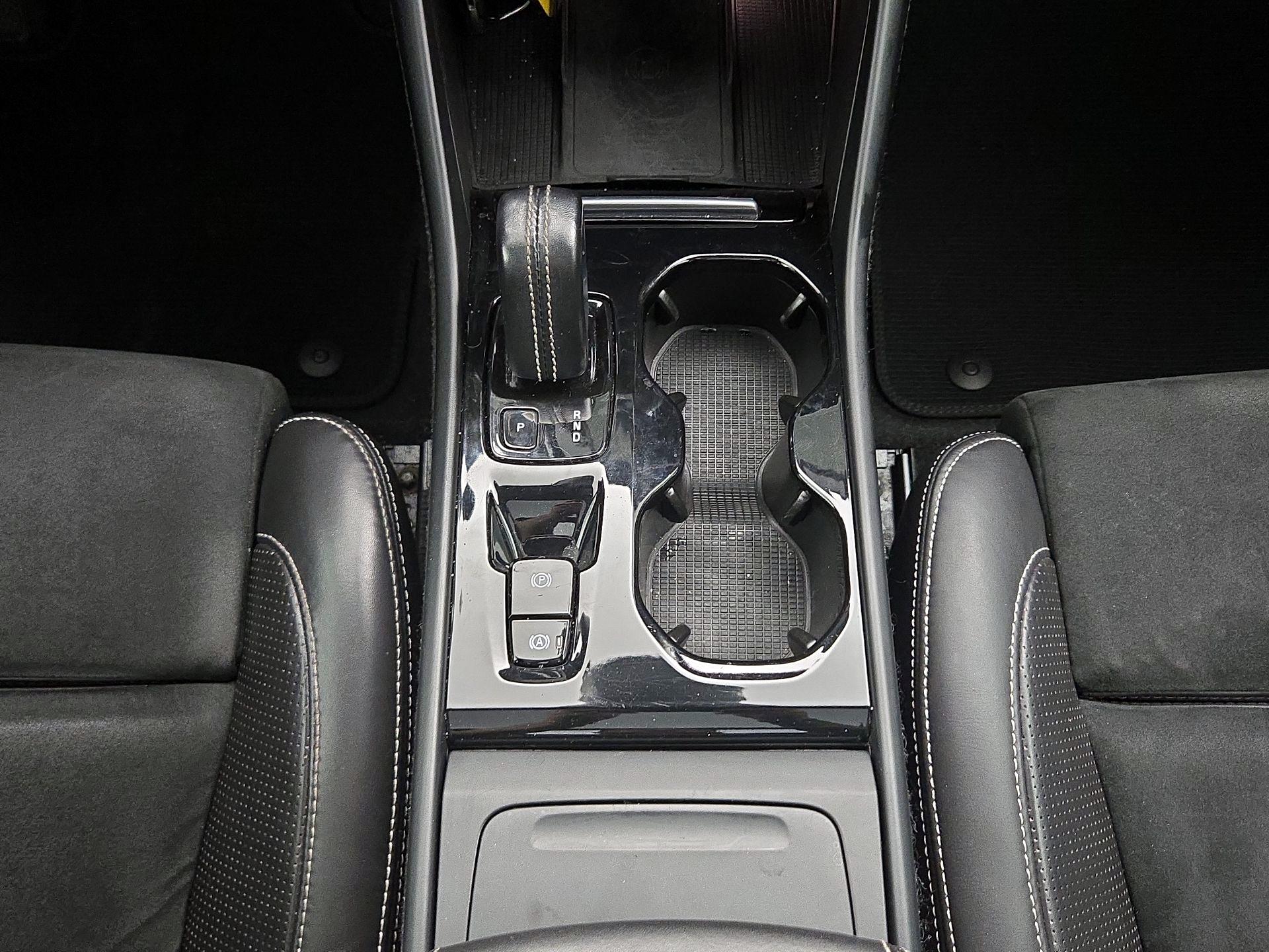Thumbnail: 2019 Volvo XC40 - 18