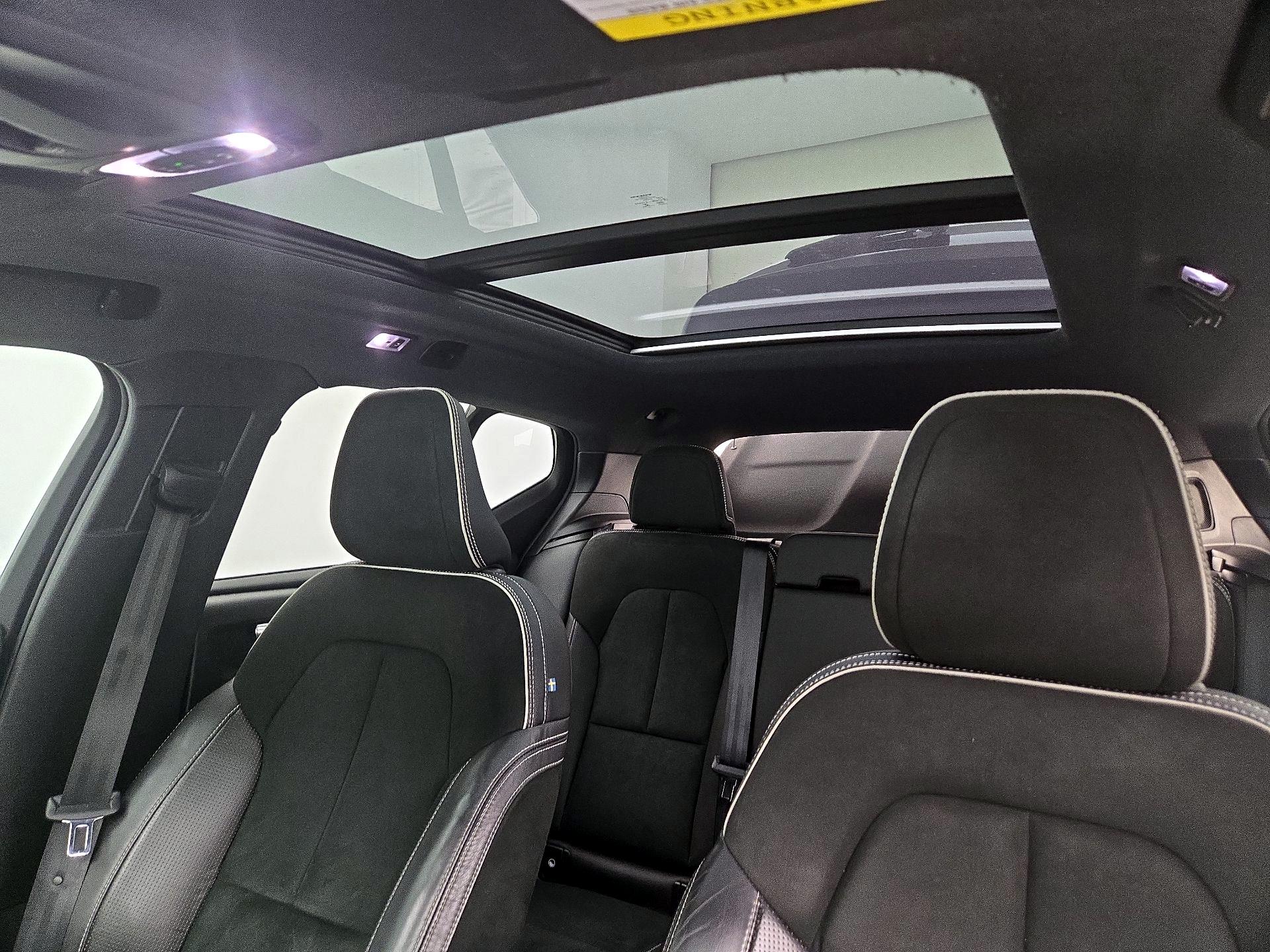 Thumbnail: 2019 Volvo XC40 - 20