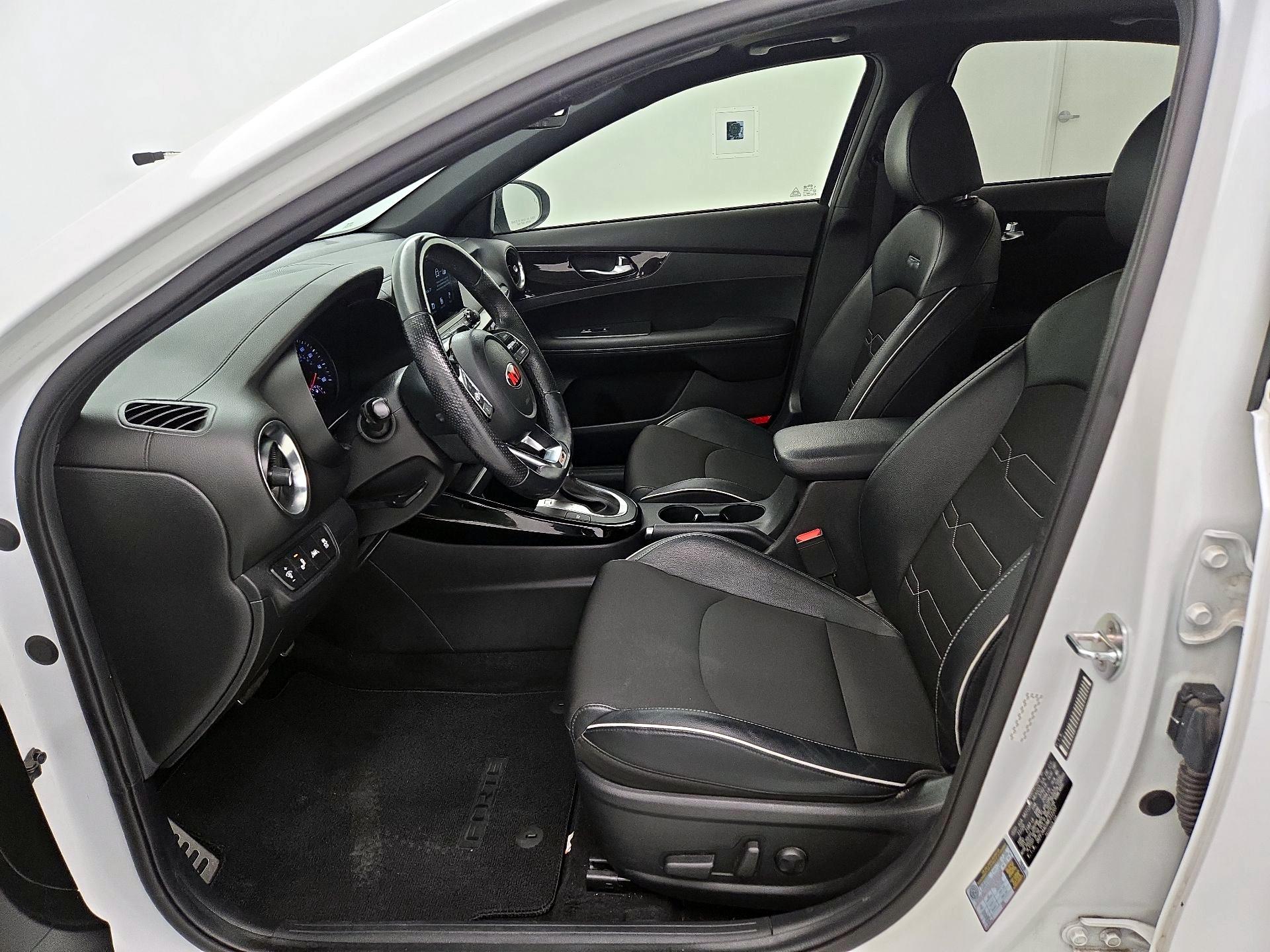 Thumbnail: 2021 Kia Forte - 11