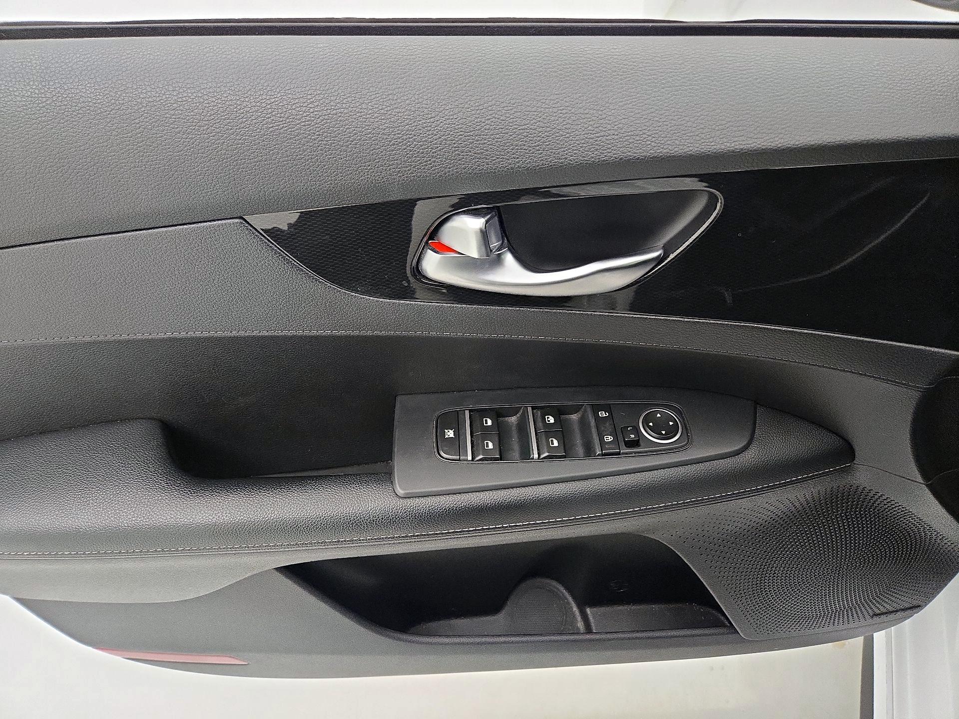 Thumbnail: 2021 Kia Forte - 12