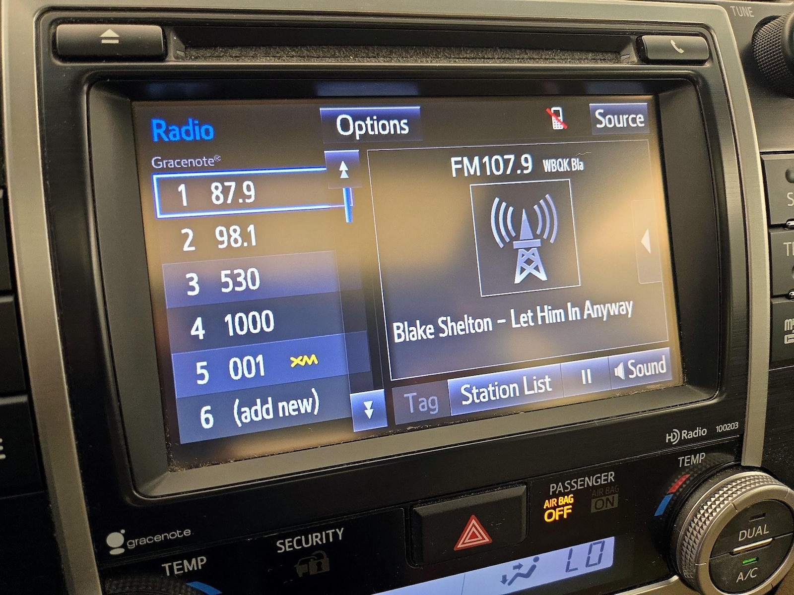 2014 Toyota Camry XLE - Photo 17