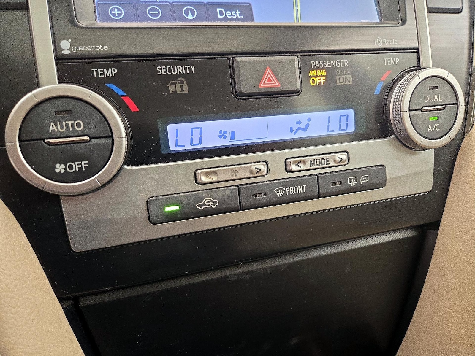 2014 Toyota Camry XLE - Photo 18