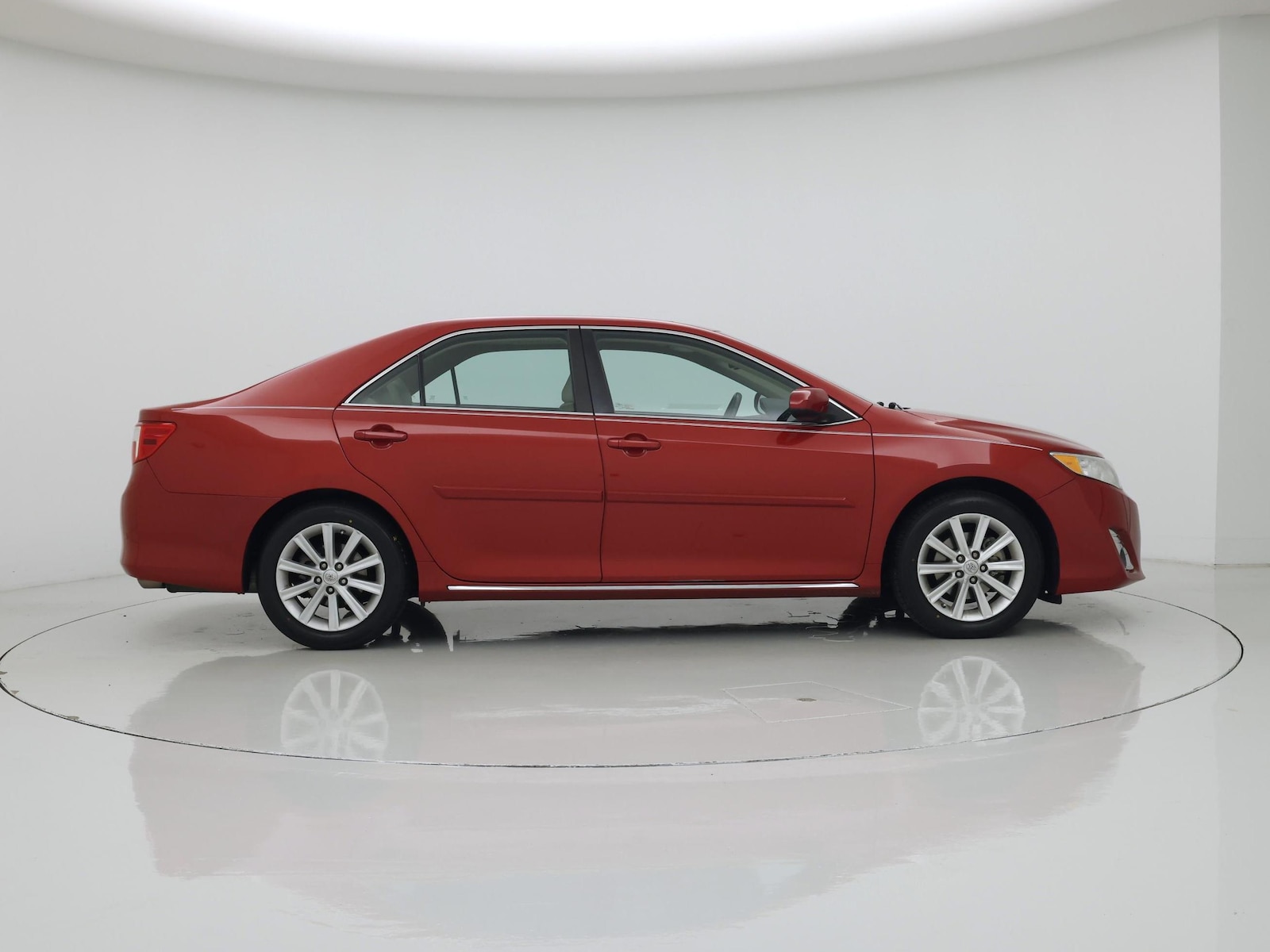 2014 Toyota Camry XLE - Photo 8