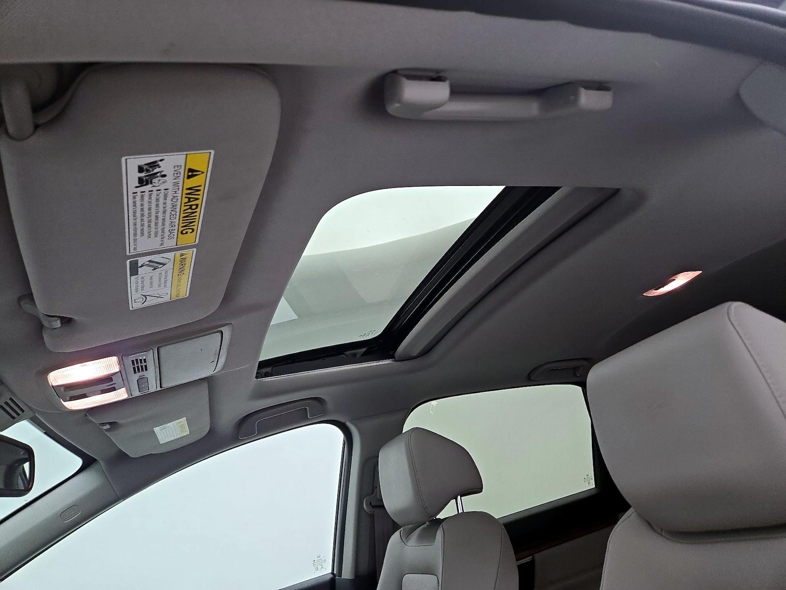 Sunroof(s) & Overhead Airbags